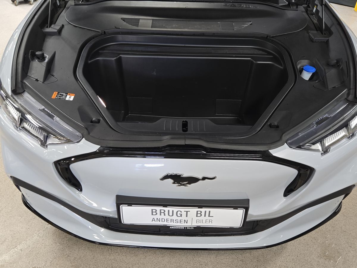 Billede af Ford Mustang Mach-E EL UR AWD 351HK 5d Aut.