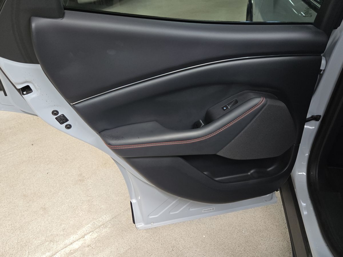 Billede af Ford Mustang Mach-E EL UR AWD 351HK 5d Aut.