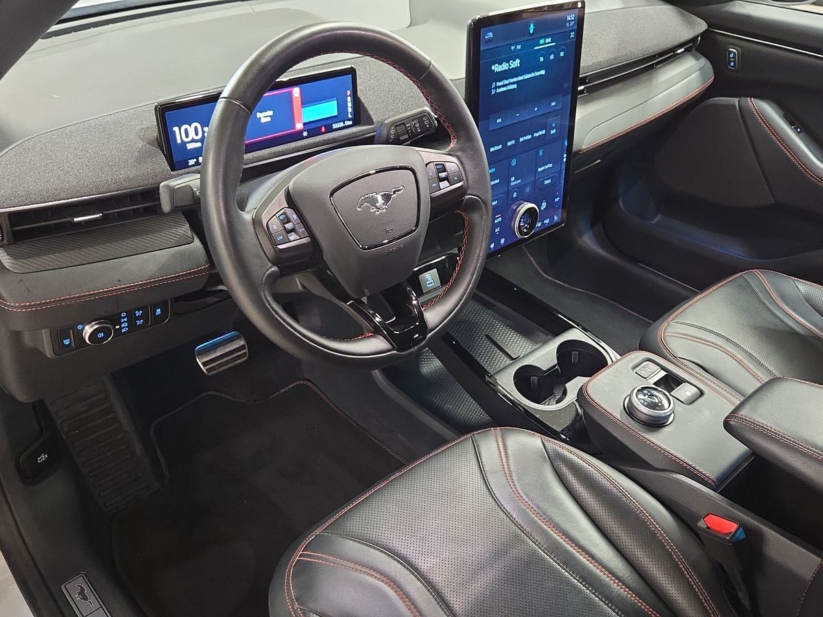 Billede af Ford Mustang Mach-E EL UR AWD 351HK 5d Aut.