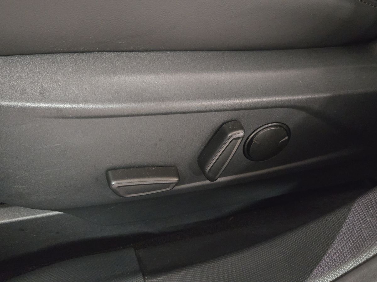 Billede af Ford Mustang Mach-E EL UR AWD 351HK 5d Aut.