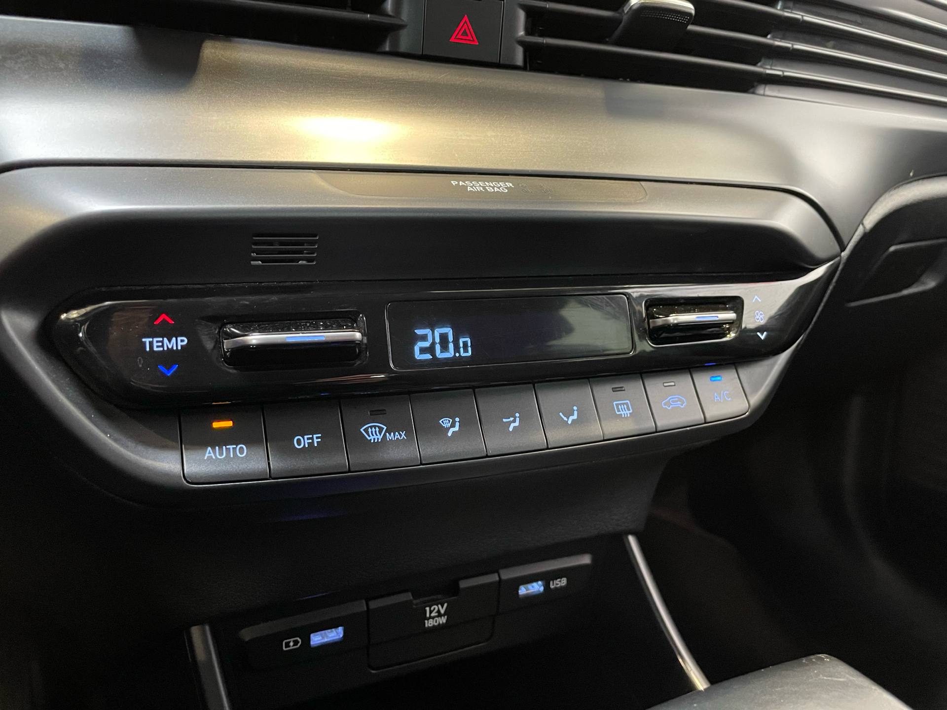 Billede af Hyundai i20 1,0 T-GDI Essential Komfort DCT 100HK 5d 7g Aut.