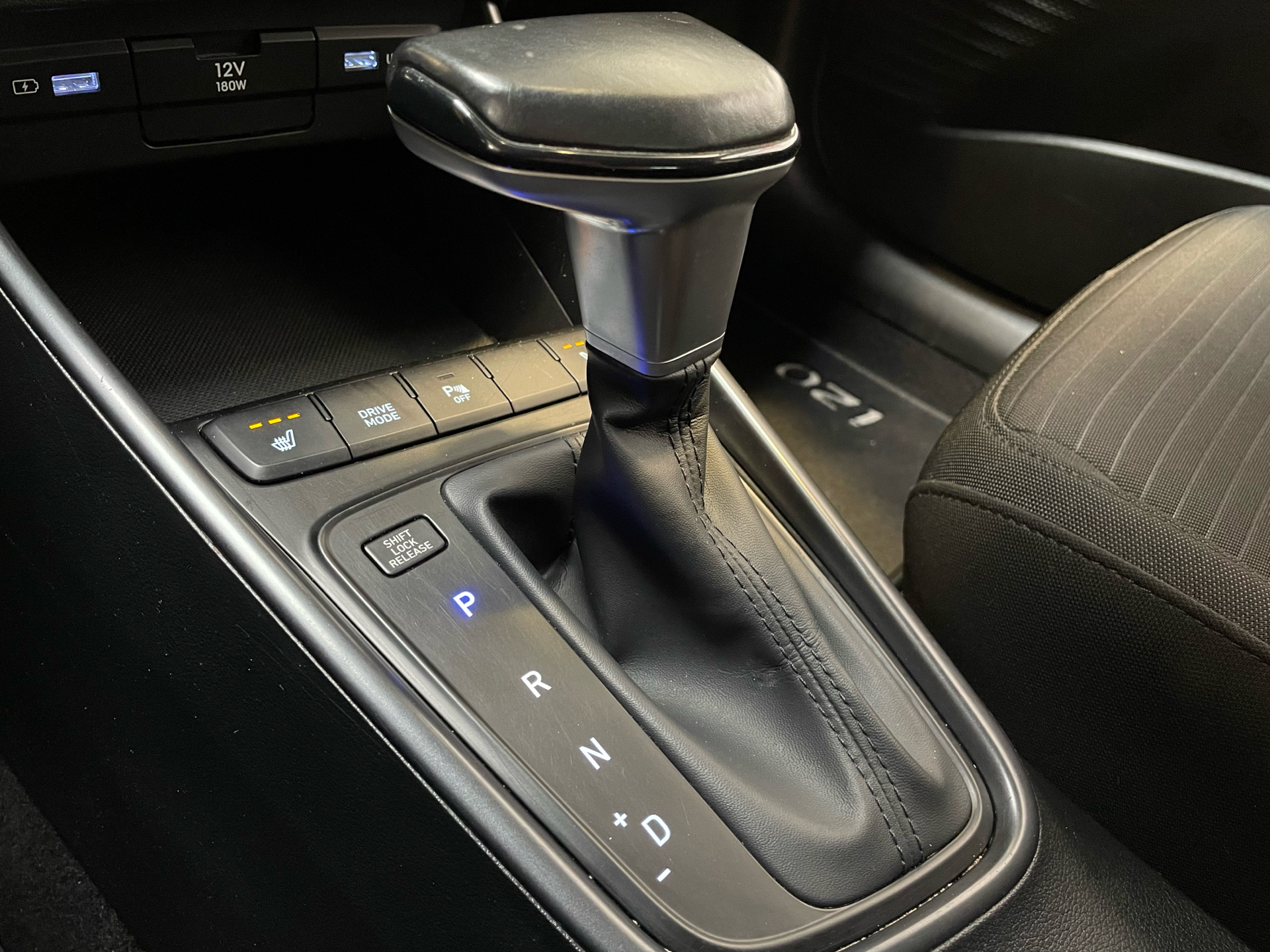 Billede af Hyundai i20 1,0 T-GDI Essential Komfort DCT 100HK 5d 7g Aut.