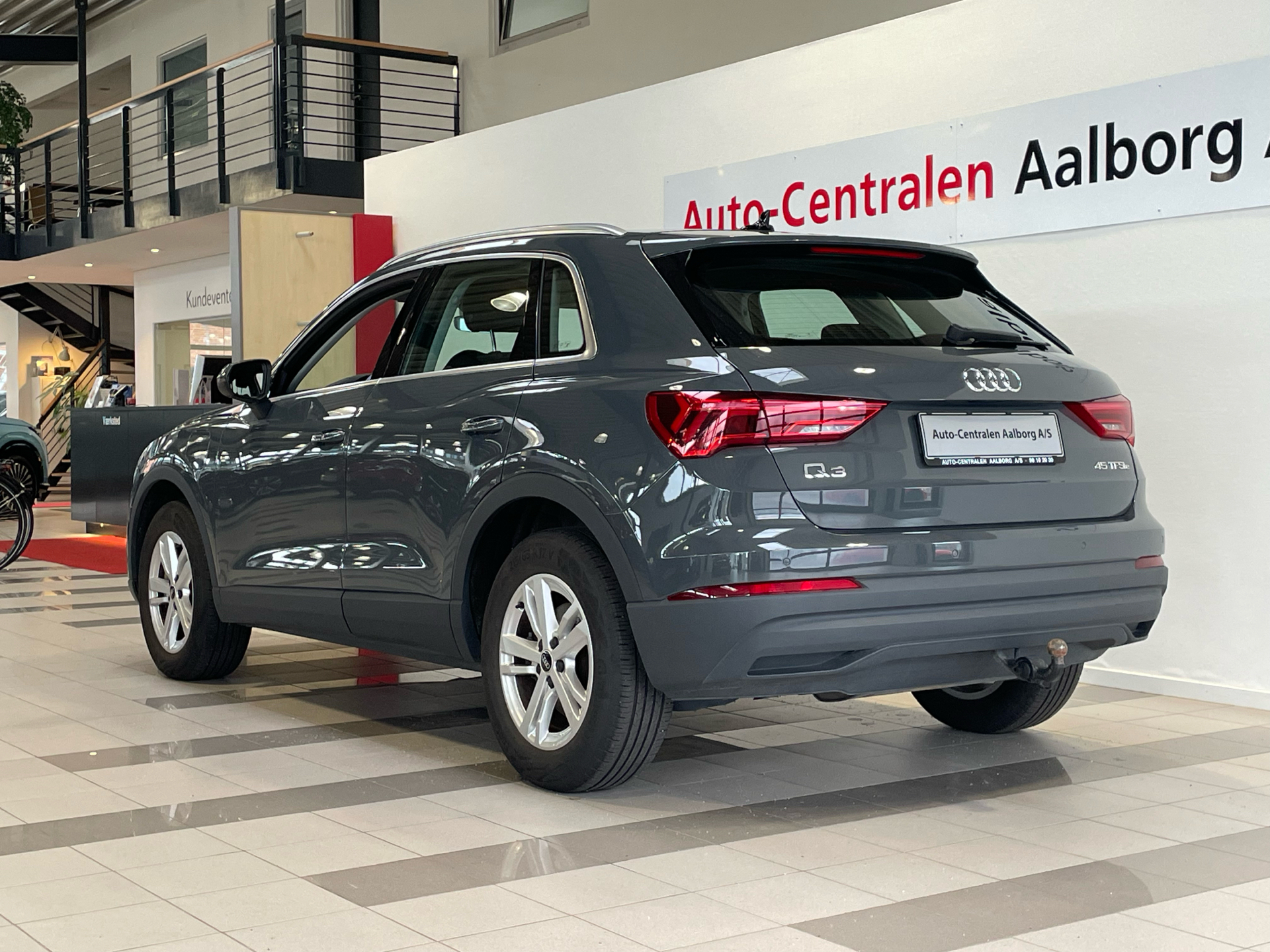 Billede af Audi Q3 1,4 45 TFSI e  Plugin-hybrid Attitude Plus S Tronic 245HK 5d 6g Aut.