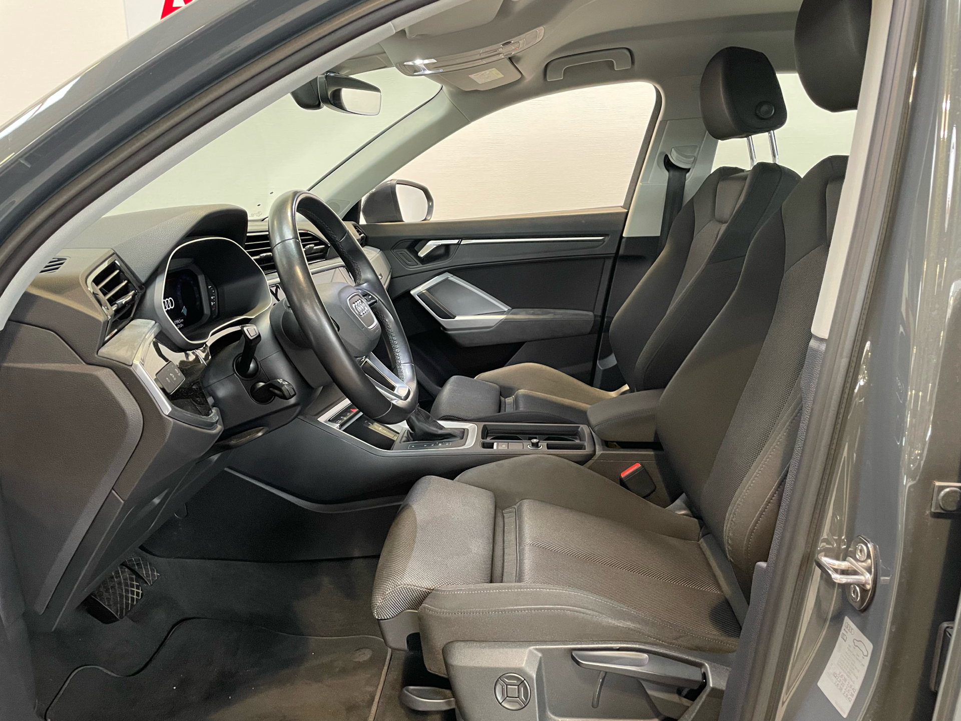 Billede af Audi Q3 1,4 45 TFSI e  Plugin-hybrid Attitude Plus S Tronic 245HK 5d 6g Aut.
