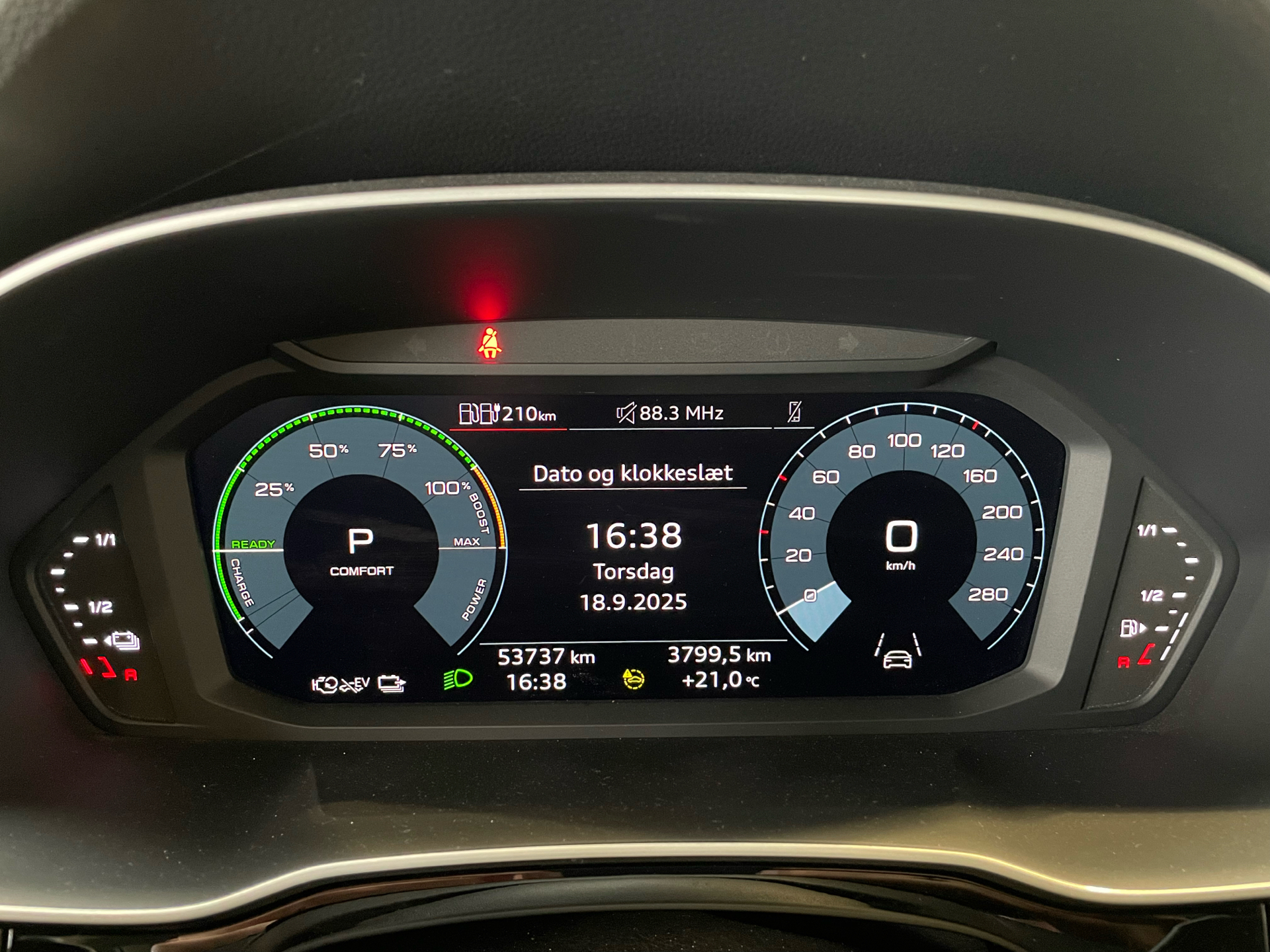 Billede af Audi Q3 1,4 45 TFSI e  Plugin-hybrid Attitude Plus S Tronic 245HK 5d 6g Aut.