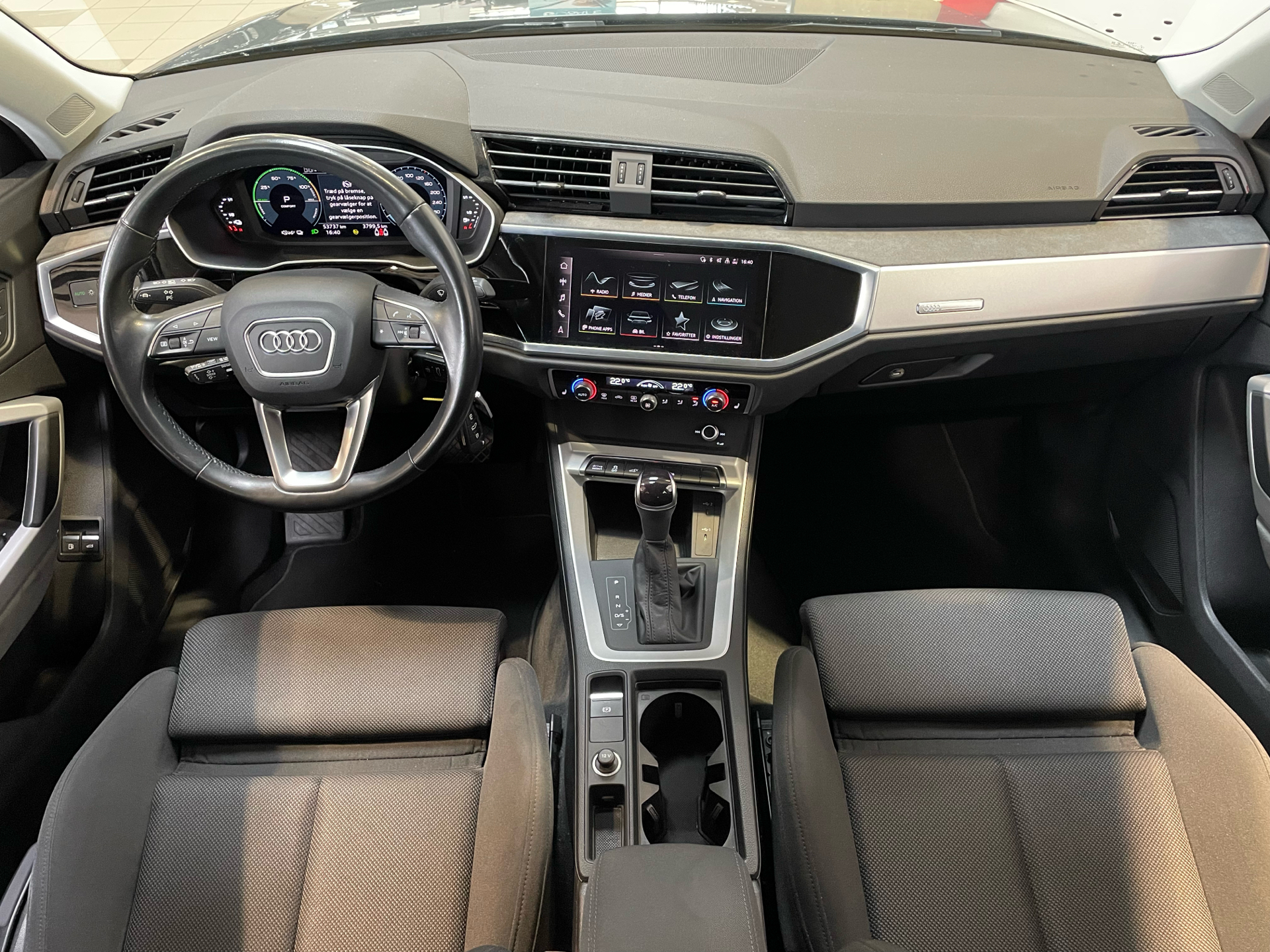 Billede af Audi Q3 1,4 45 TFSI e  Plugin-hybrid Attitude Plus S Tronic 245HK 5d 6g Aut.