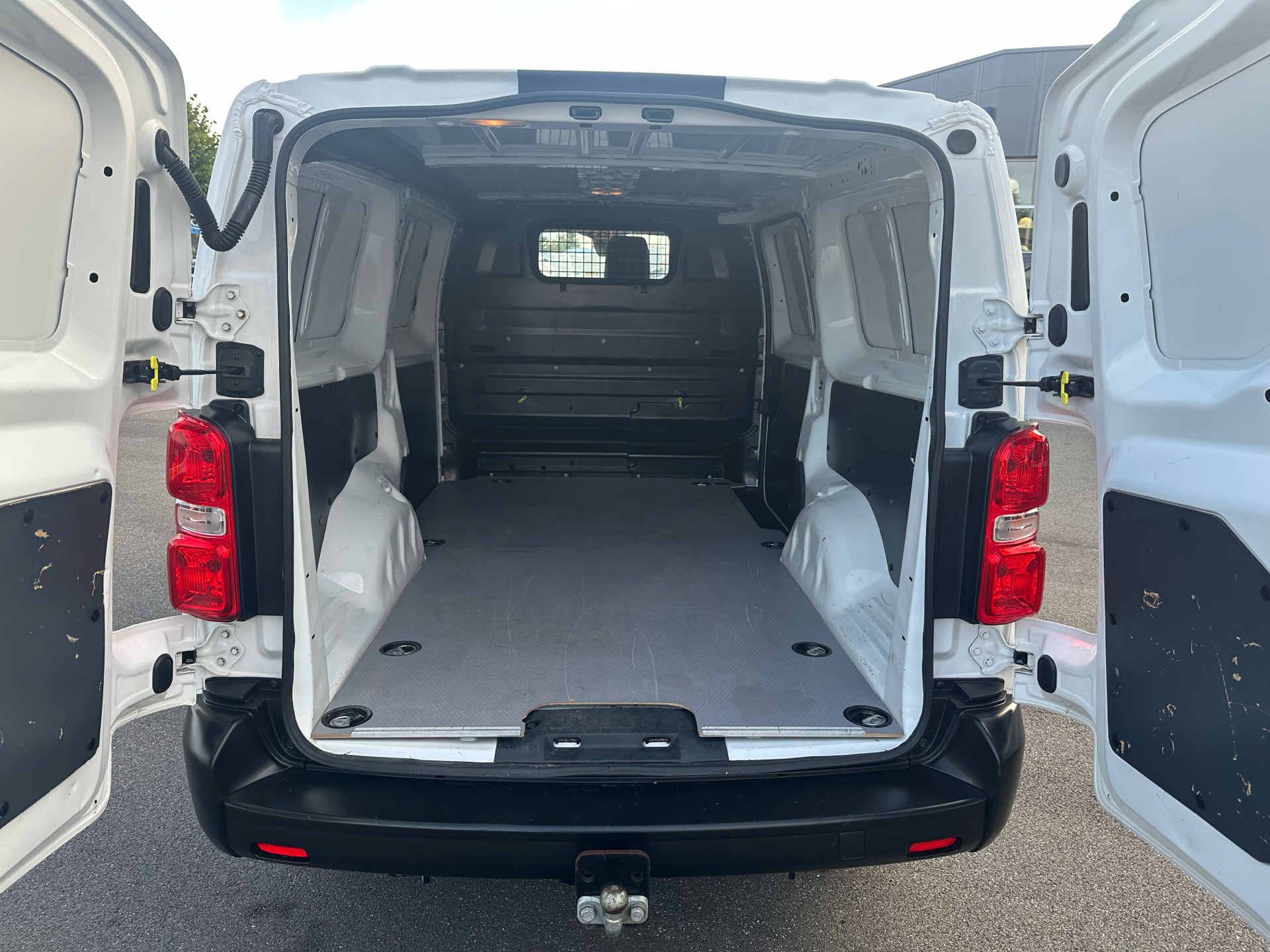 Billede af Citroën Jumpy L3 2,0 Blue HDi Fleetline EAT8 140HK Van 8g Aut.