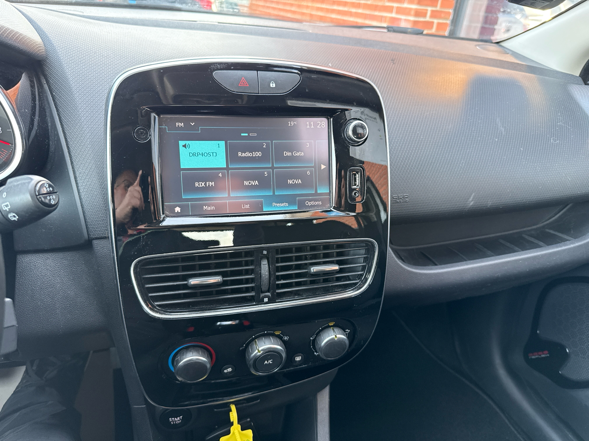 Billede af Renault Clio Sport Tourer 0,9 Energy TCe Zen 90HK Stc