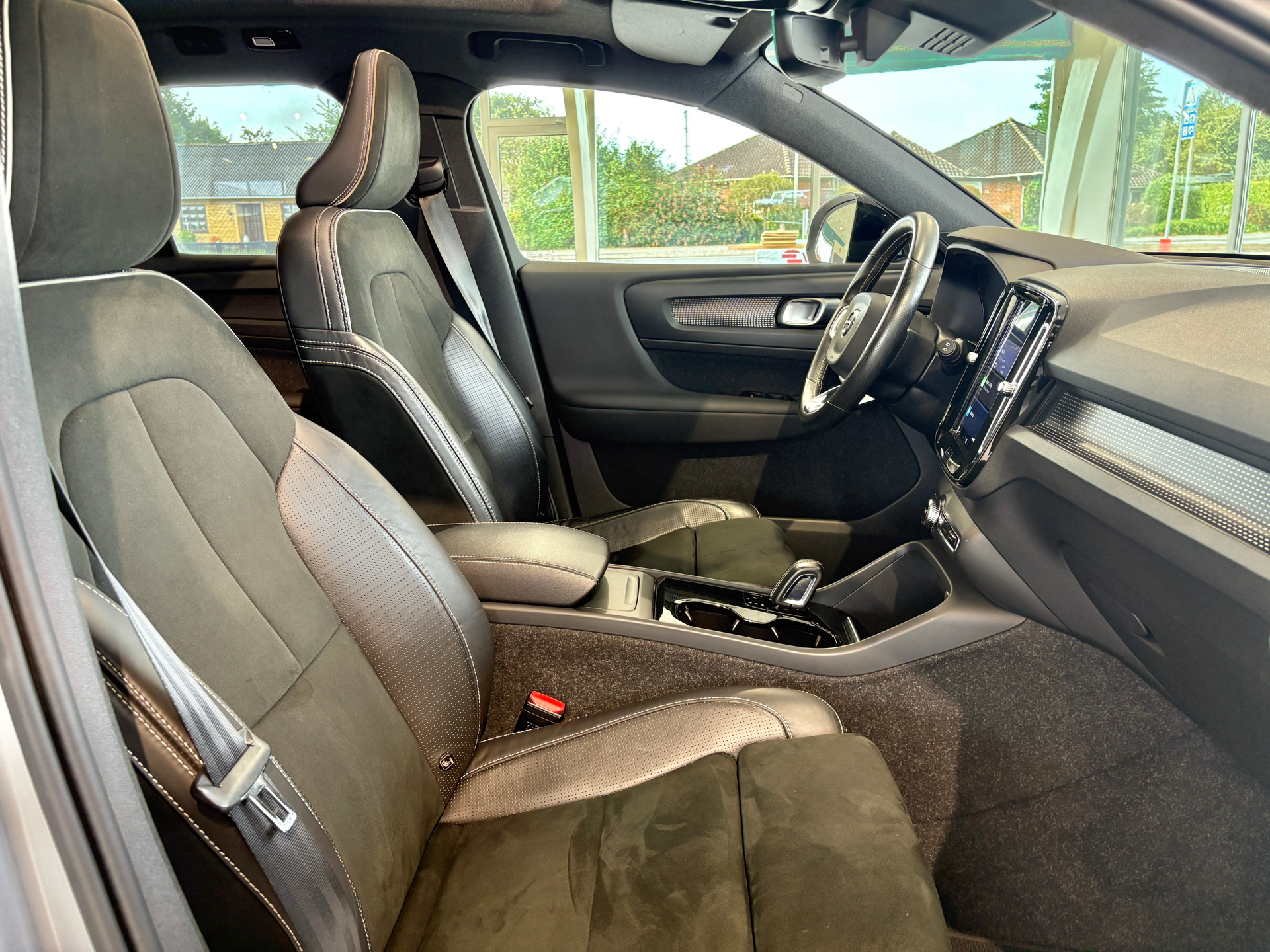 Billede af Volvo XC40 P8 Recharge Twin R-design AWD 408HK 5d Aut.