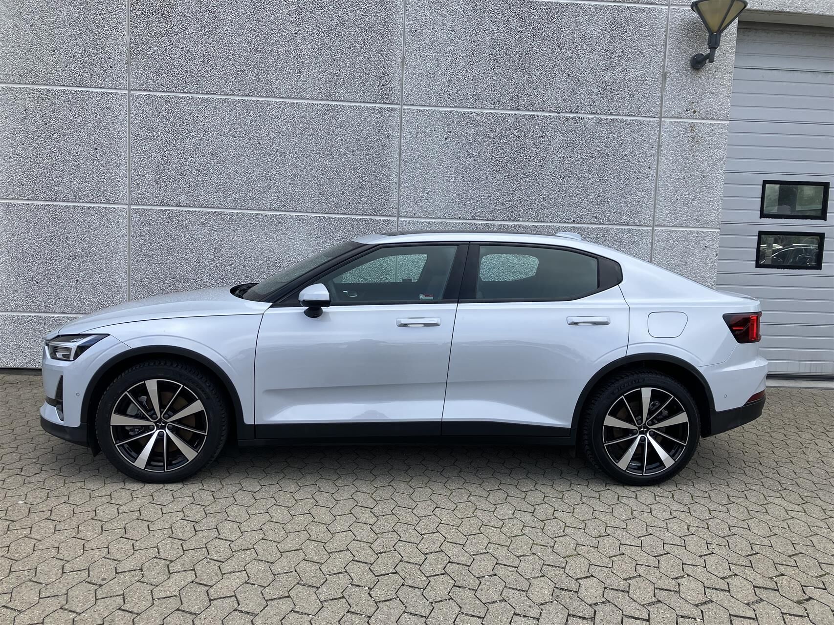 Billede af Polestar 2 EL Long range Single motor 231HK 5d Aut.