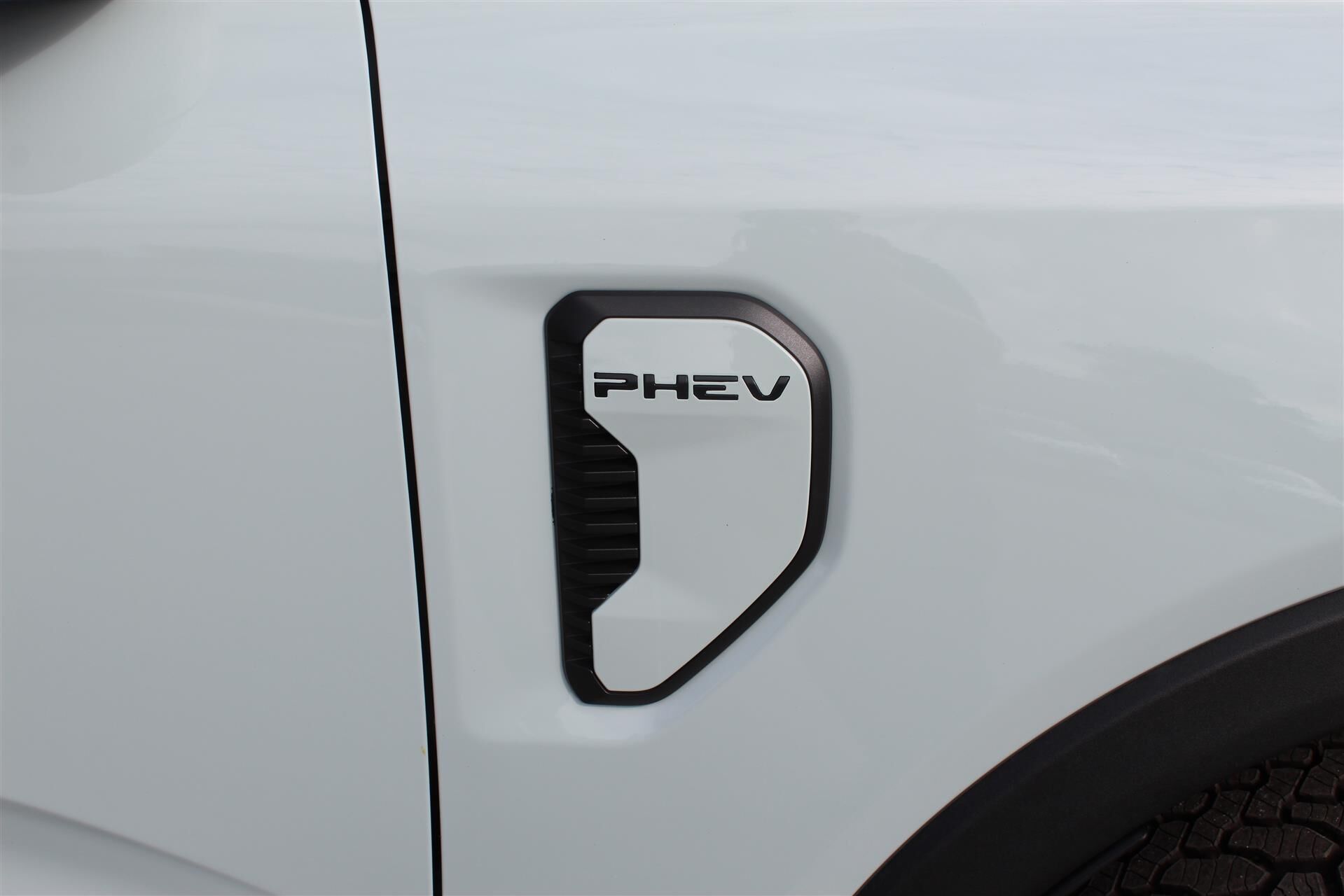 Billede af Ford Ranger Double Cab 2,3 EcoBoost  Plugin-hybrid Stormtrak e-4WD 281HK Pick-Up 10g Aut.
