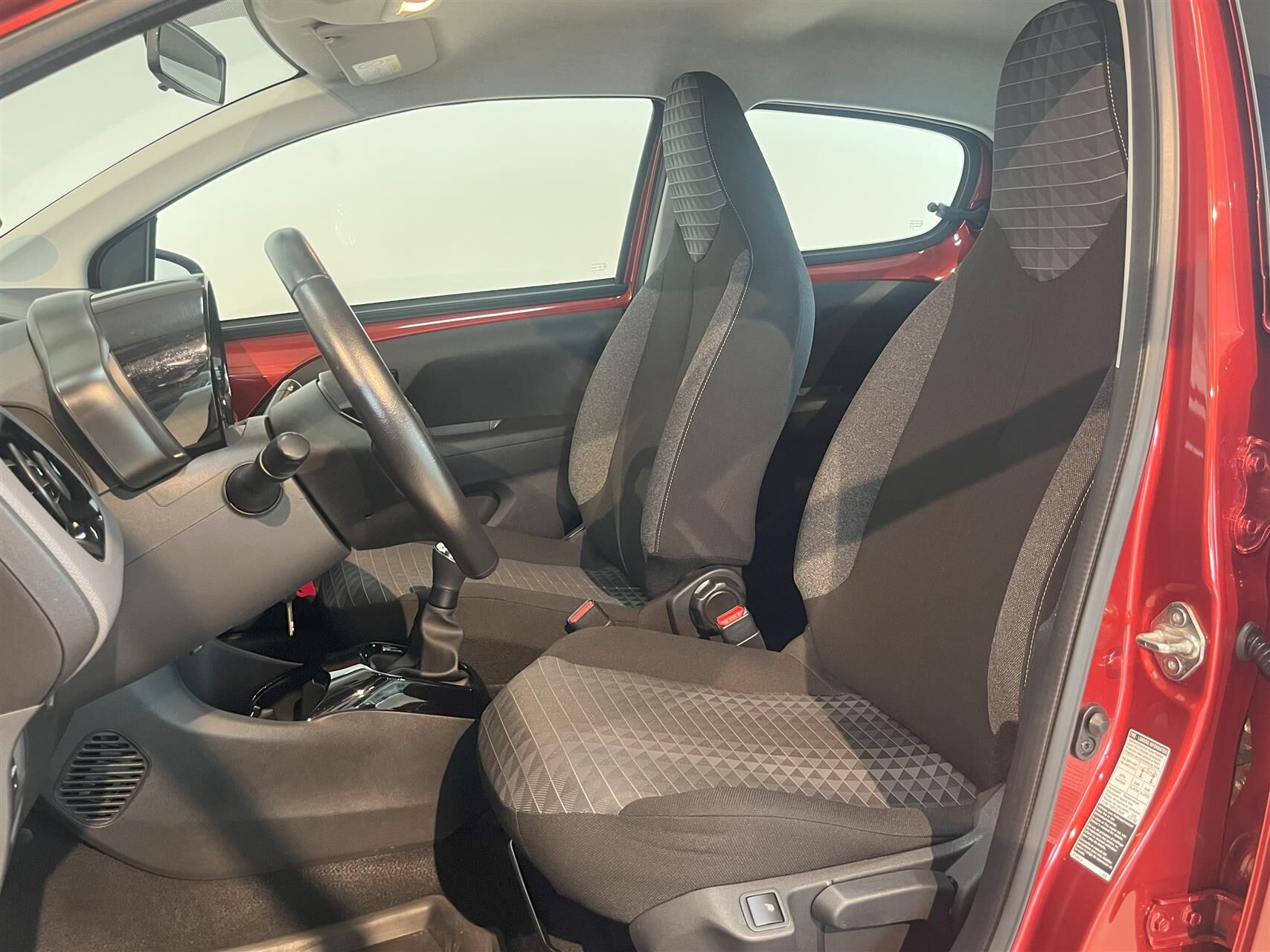 Billede af Peugeot 108 1,0 e-Vti Infinity 72HK 5d