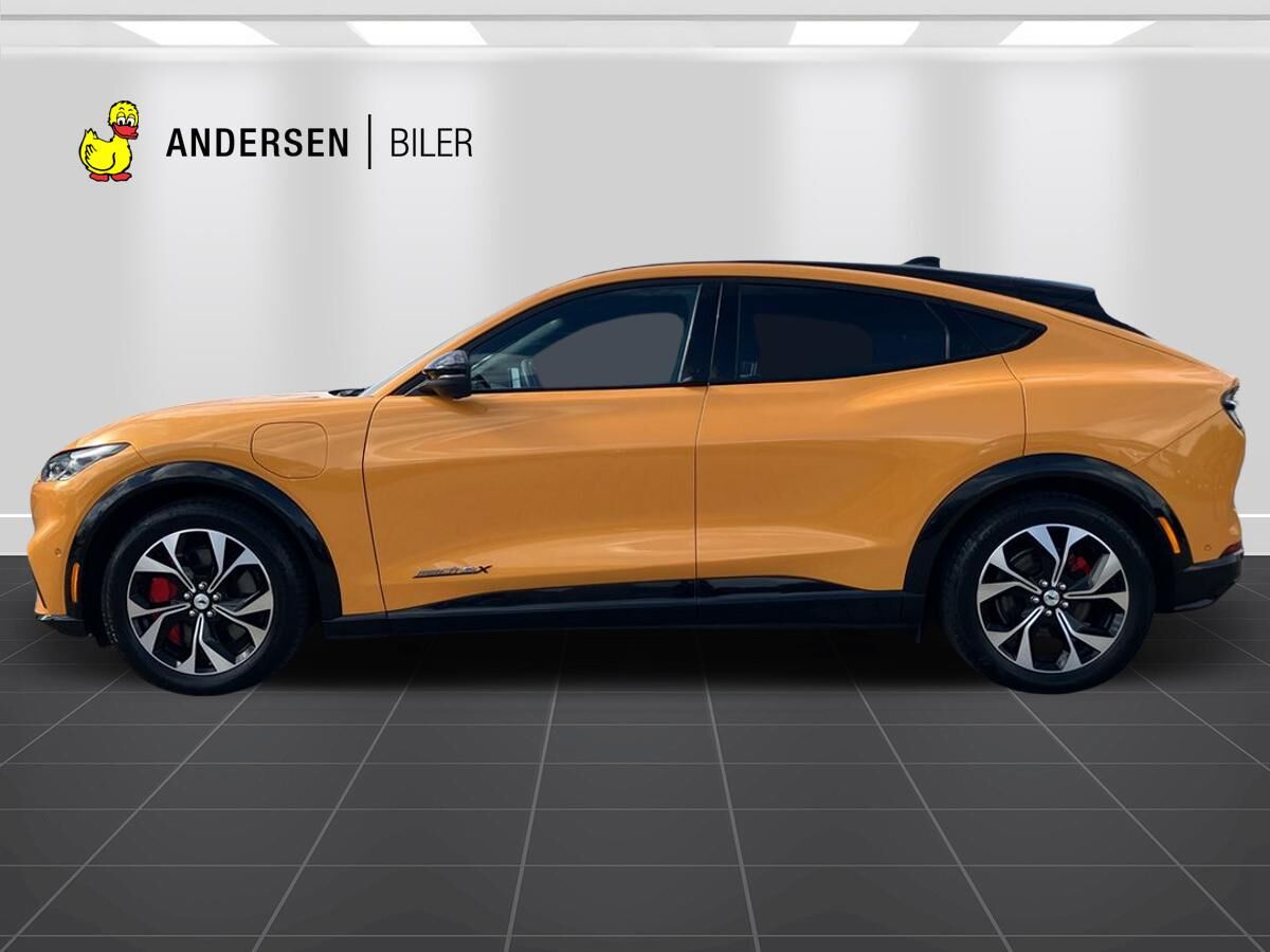 Billede af Ford Mustang Mach-E EL UR Premium AWD 351HK 5d Aut.