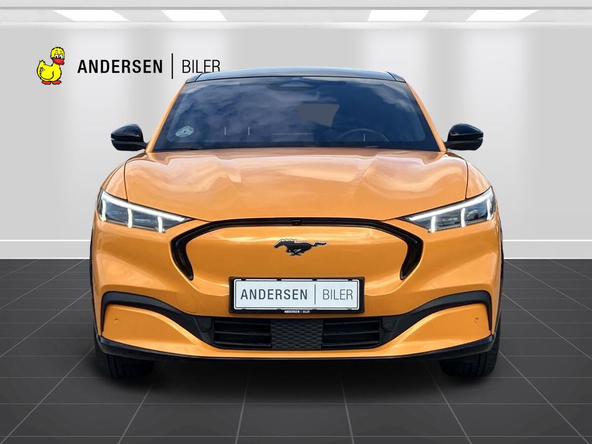 Billede af Ford Mustang Mach-E EL UR Premium AWD 351HK 5d Aut.