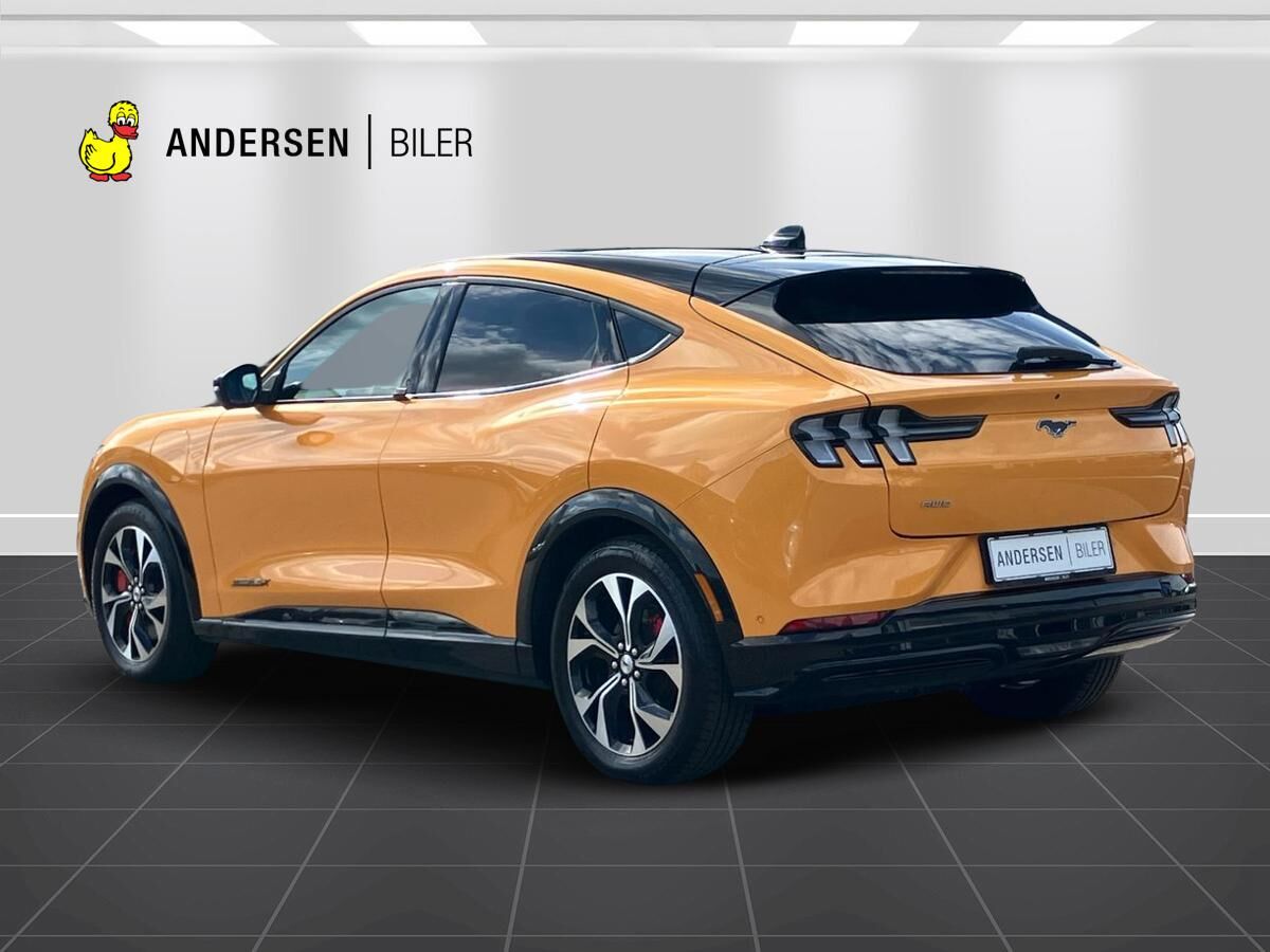 Billede af Ford Mustang Mach-E EL UR Premium AWD 351HK 5d Aut.