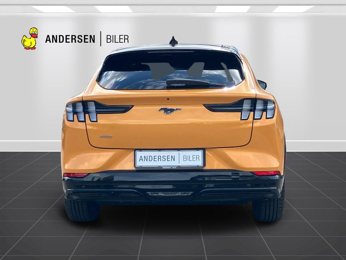 Billede af Ford Mustang Mach-E EL UR Premium AWD 351HK 5d Aut.