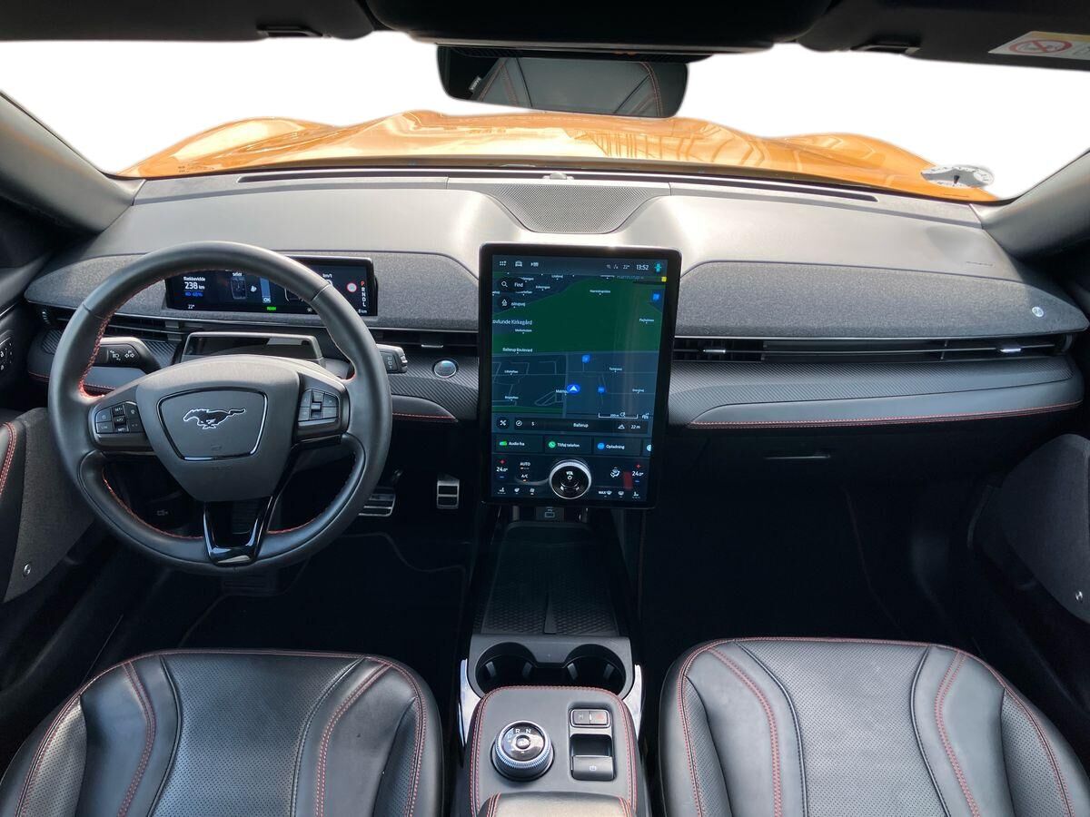 Billede af Ford Mustang Mach-E EL UR Premium AWD 351HK 5d Aut.