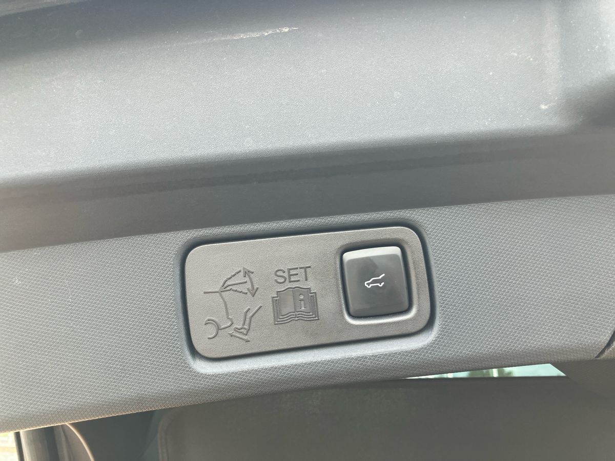 Billede af Ford Mustang Mach-E EL UR Premium AWD 351HK 5d Aut.