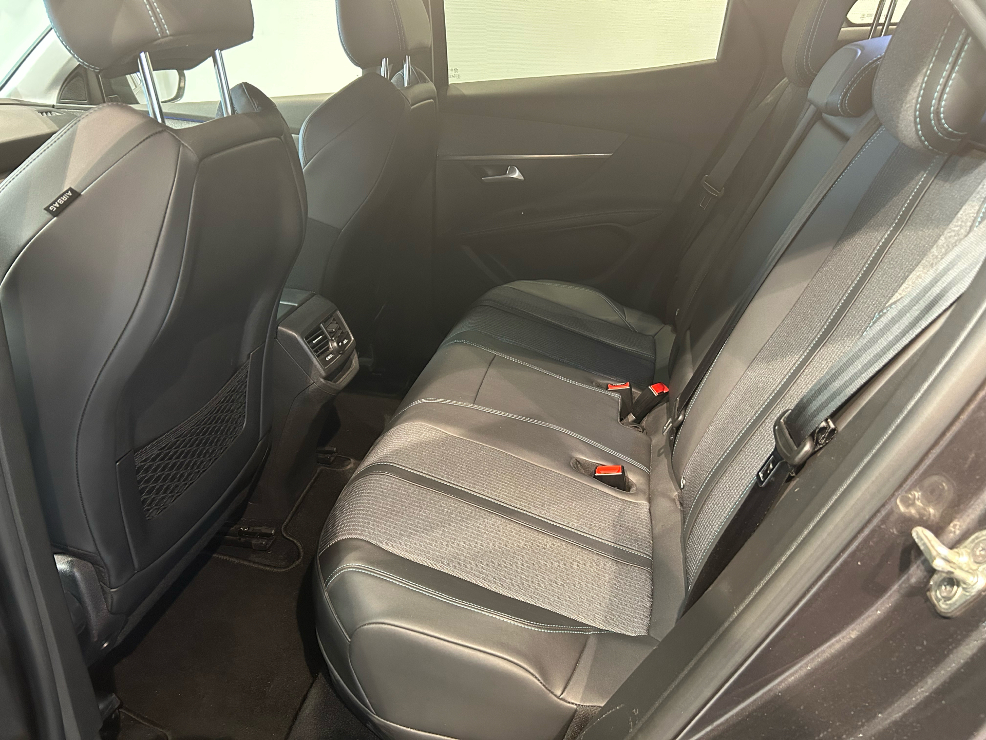 Billede af Peugeot 3008 1,6 PureTech  Plugin-hybrid Selection Sport EAT8 225HK 5d 8g Aut.