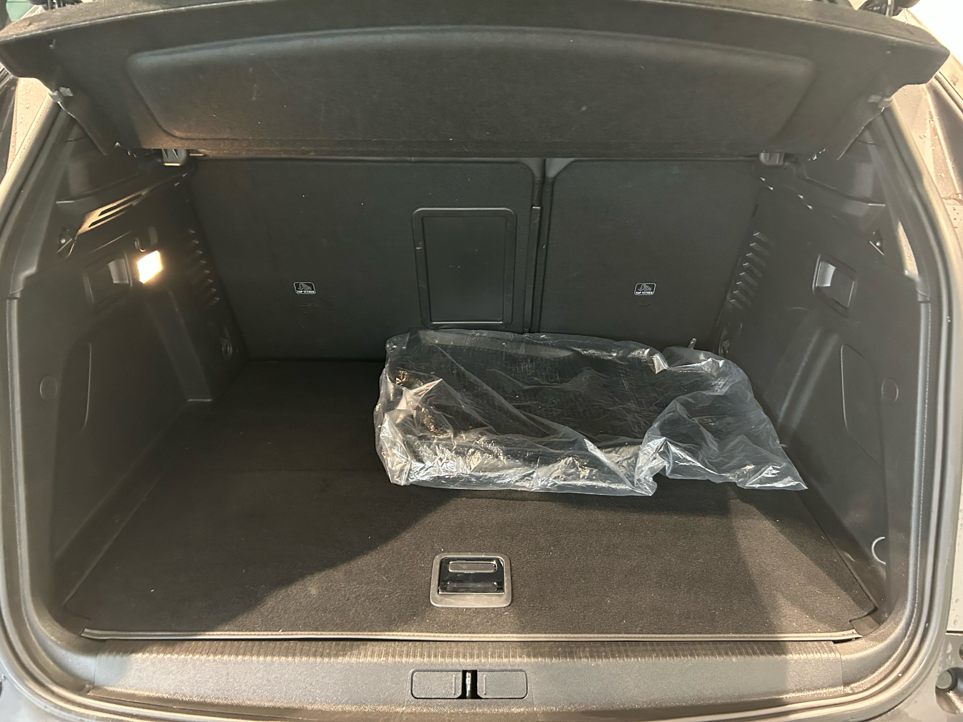 Billede af Peugeot 3008 1,6 PureTech  Plugin-hybrid Selection Sport EAT8 225HK 5d 8g Aut.