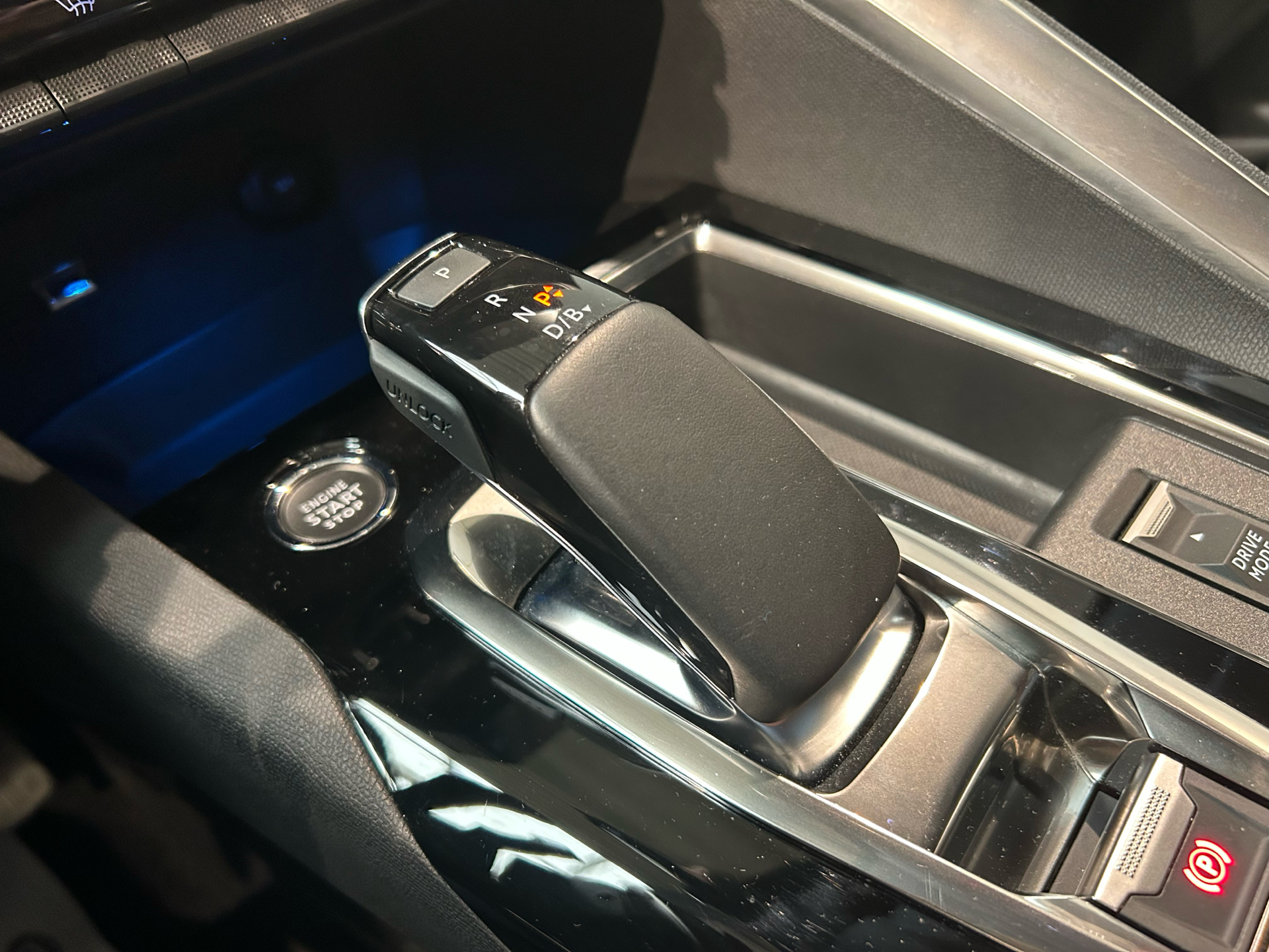 Billede af Peugeot 3008 1,6 PureTech  Plugin-hybrid Selection Sport EAT8 225HK 5d 8g Aut.