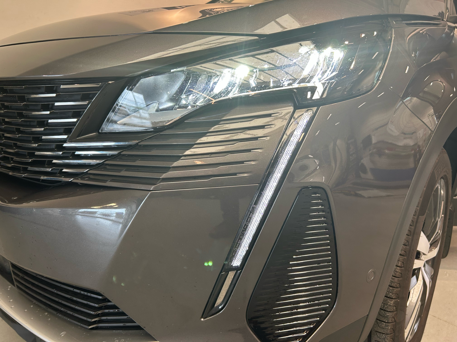 Billede af Peugeot 3008 1,6 PureTech  Plugin-hybrid Selection Sport EAT8 225HK 5d 8g Aut.