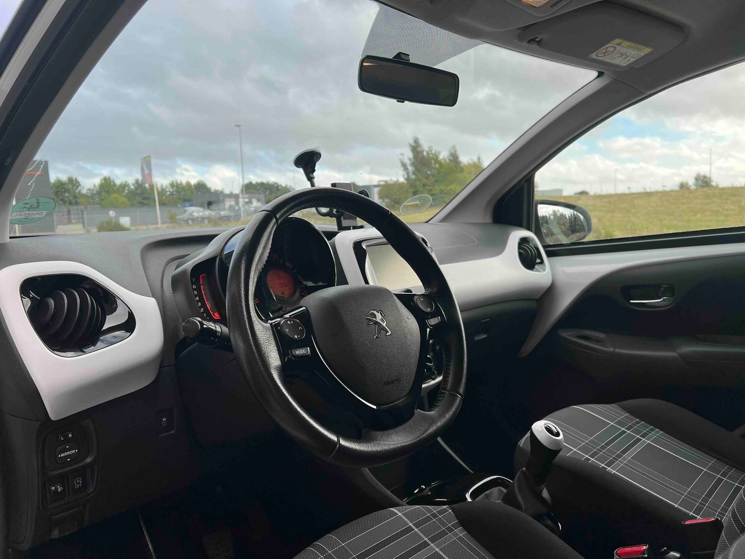 Billede af Peugeot 108 1,0 e-Vti White Edition 69HK 5d