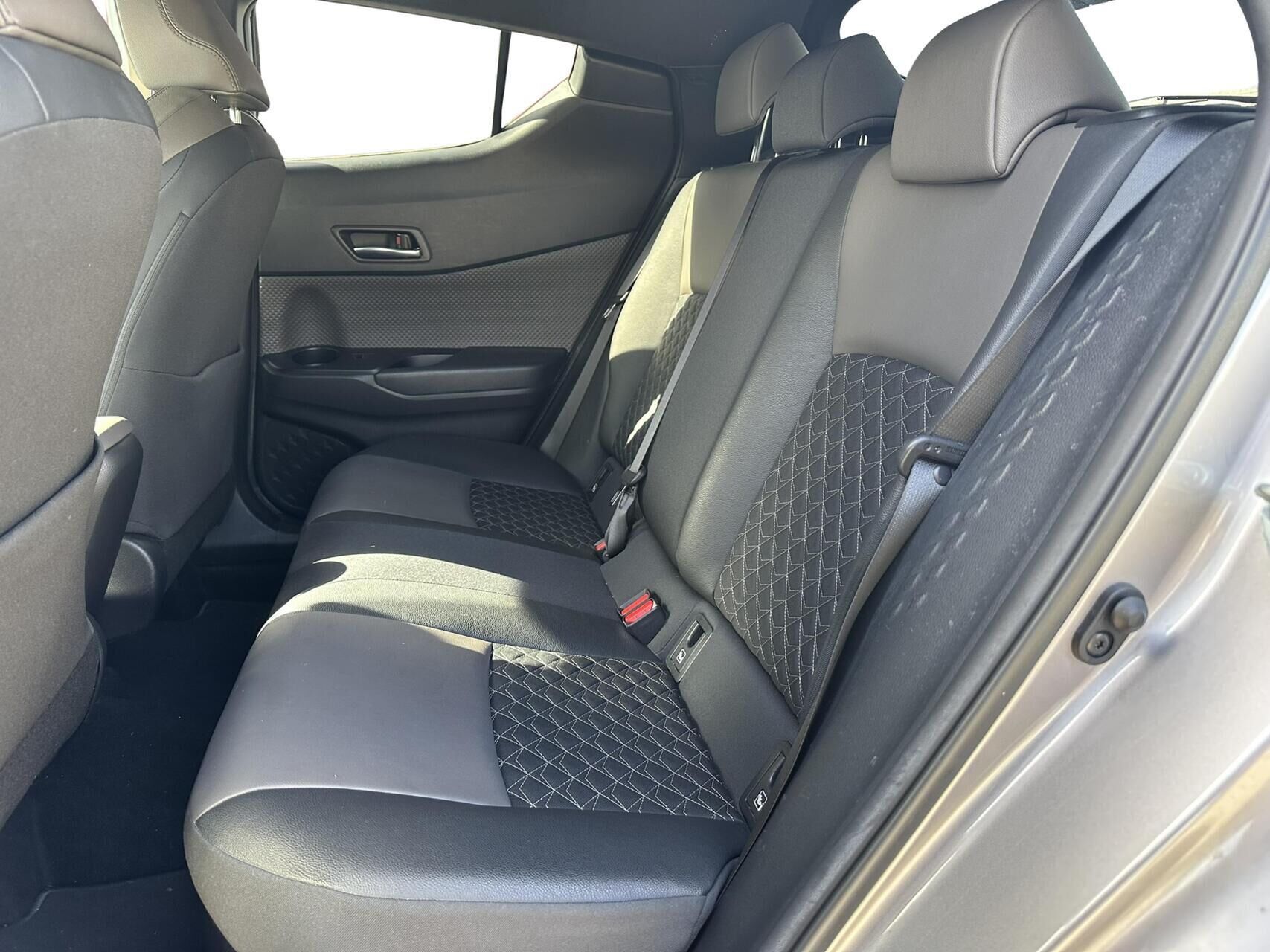 Billede af Toyota C-HR 2,0 Hybrid C-HIC Multidrive S 184HK 5d Aut.