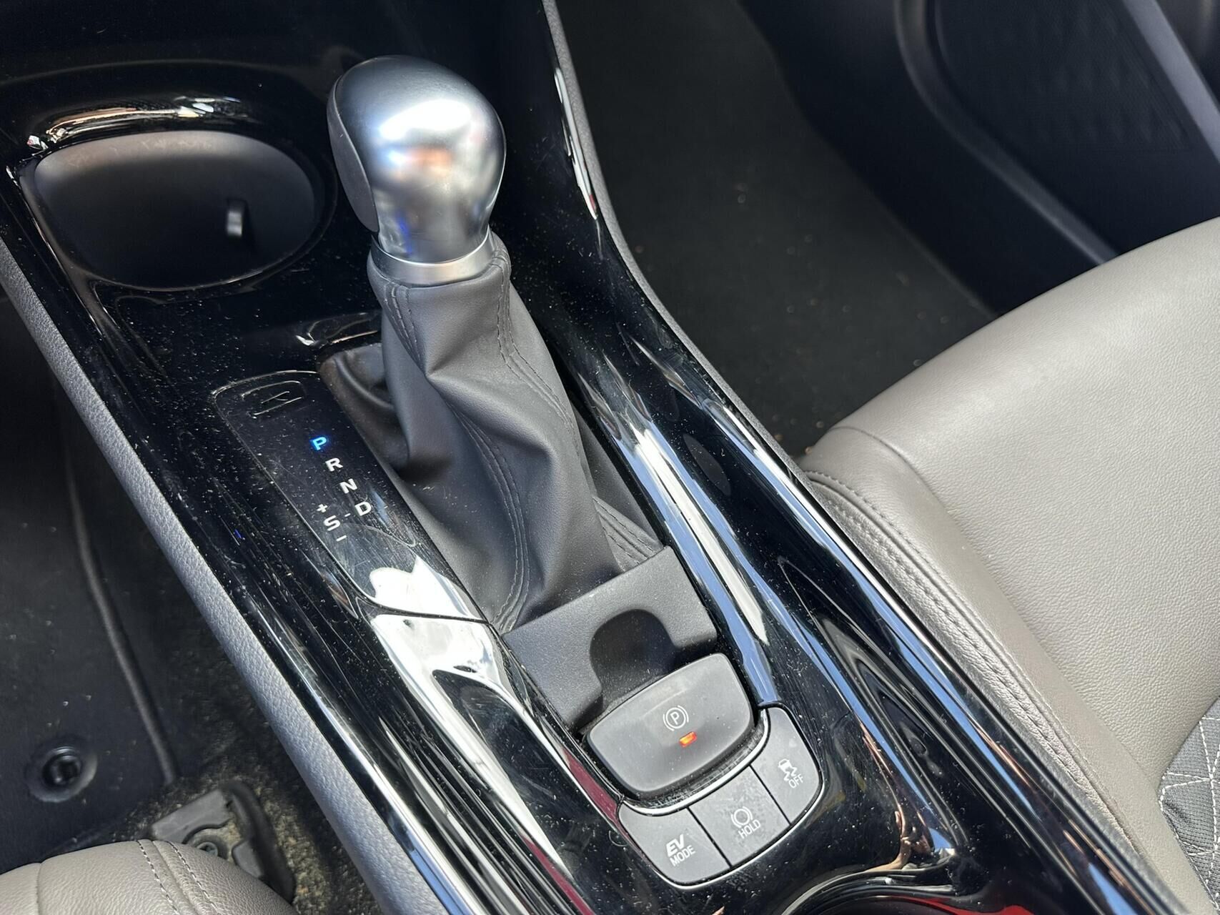 Billede af Toyota C-HR 2,0 Hybrid C-HIC Multidrive S 184HK 5d Aut.