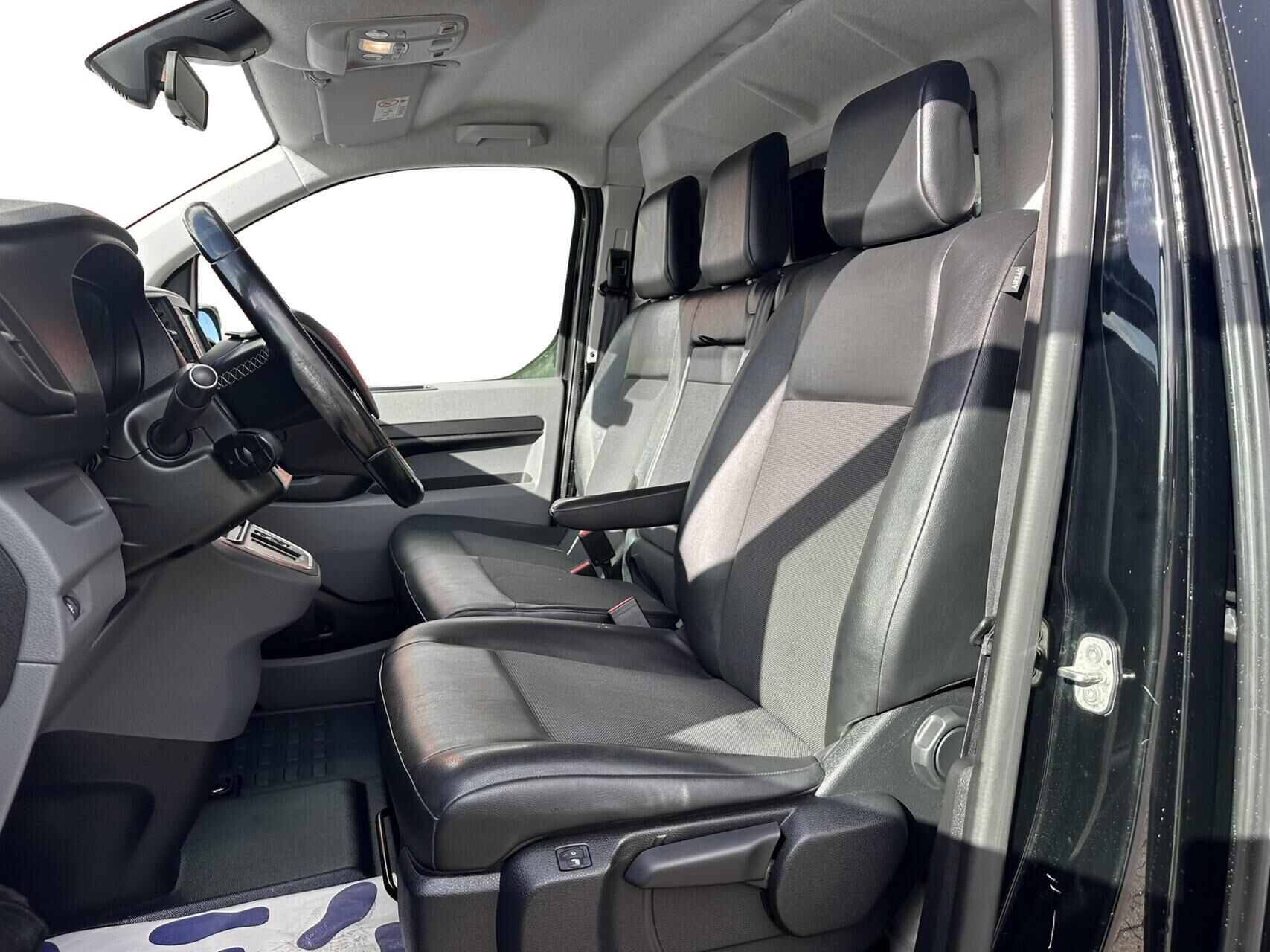 Billede af Toyota Proace Electric Long EL Comfort Masterpakke m/Dobbelt bagdør 136HK Van Aut.