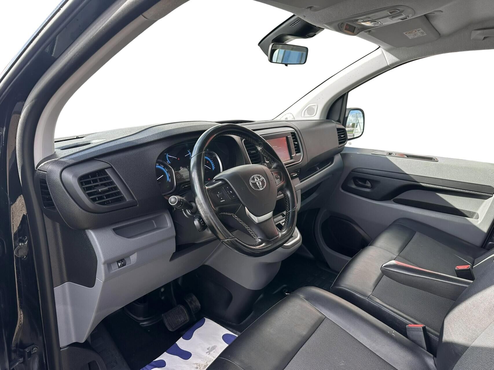 Billede af Toyota Proace Electric Long EL Comfort Masterpakke m/Dobbelt bagdør 136HK Van Aut.