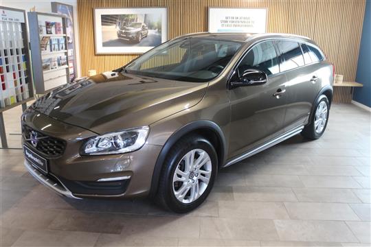 Volvo V60 Cross Country 2,0 D3 Momentum 150HK Stc 8g Aut.