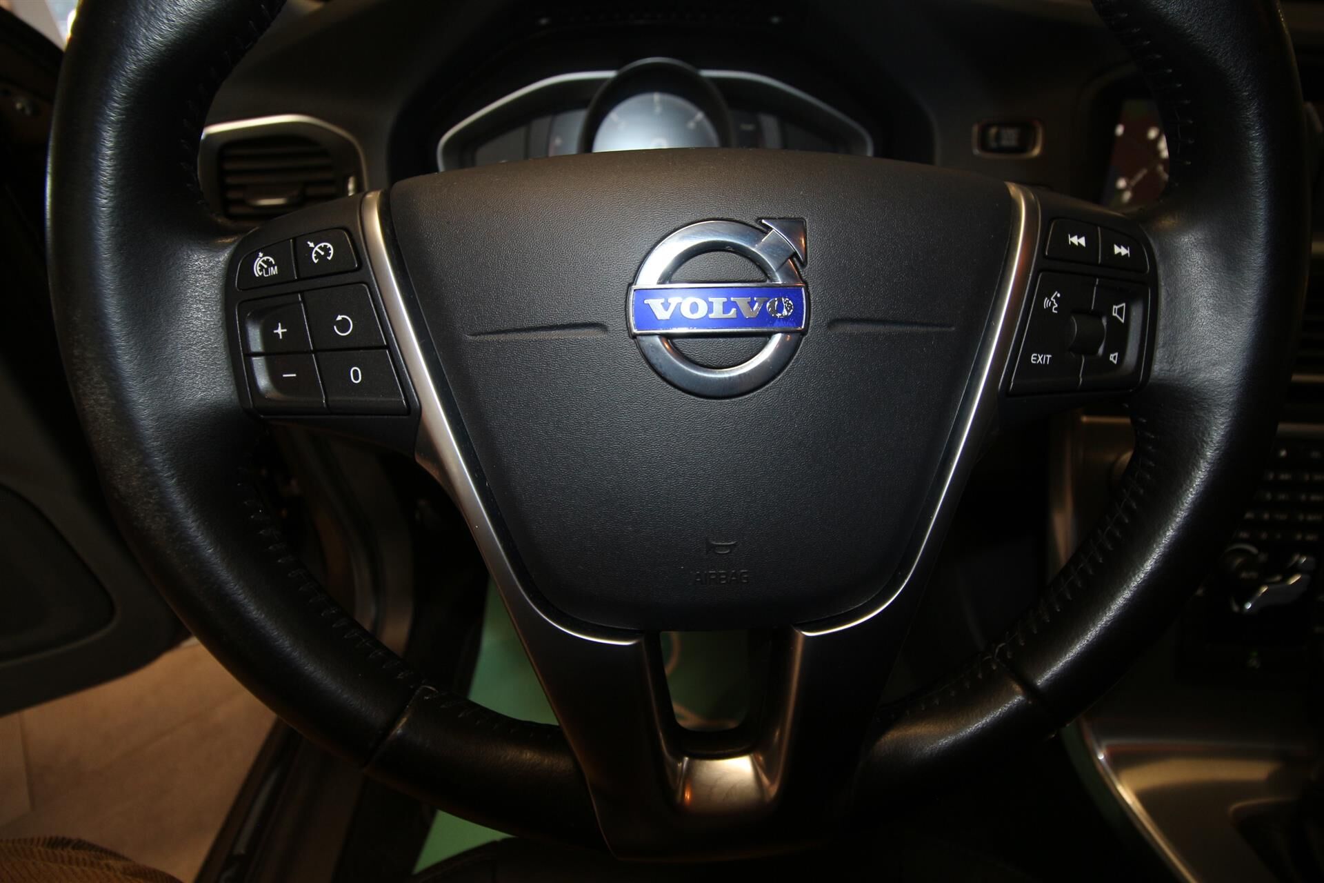 Billede af Volvo V60 Cross Country 2,0 D3 Momentum 150HK Stc 8g Aut.