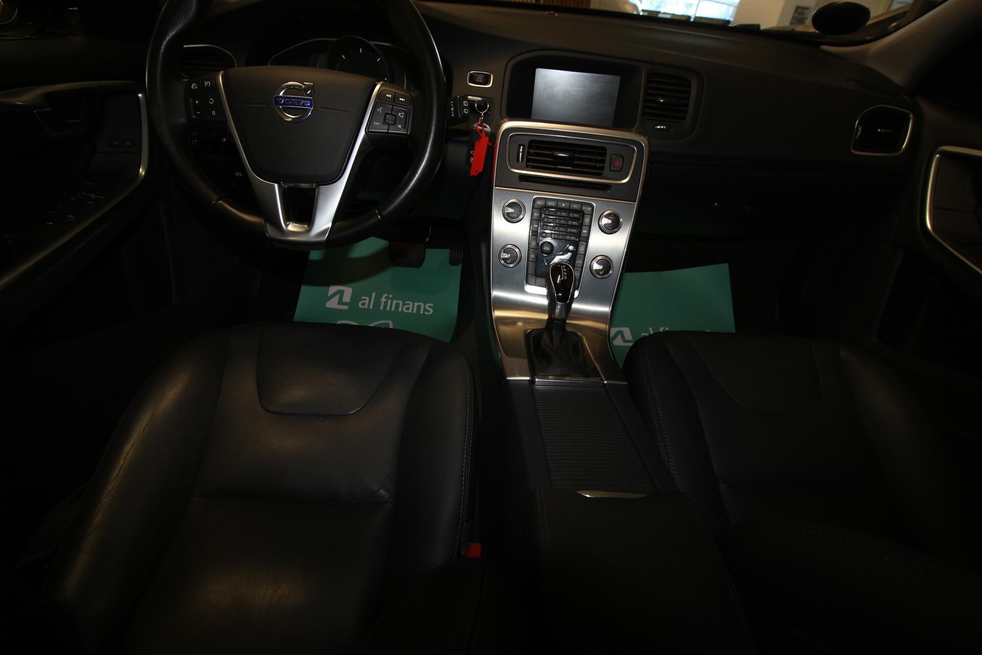 Billede af Volvo V60 Cross Country 2,0 D3 Momentum 150HK Stc 8g Aut.