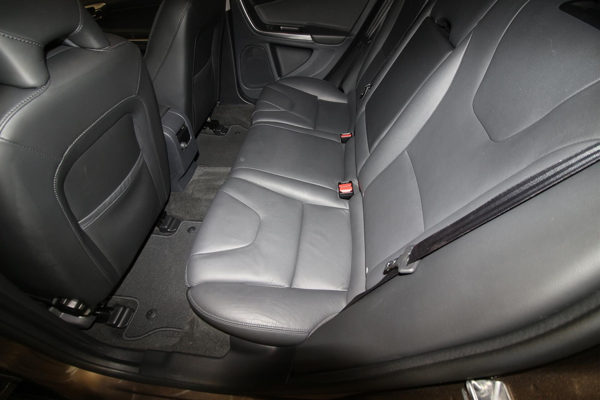 Billede af Volvo V60 Cross Country 2,0 D3 Momentum 150HK Stc 8g Aut.
