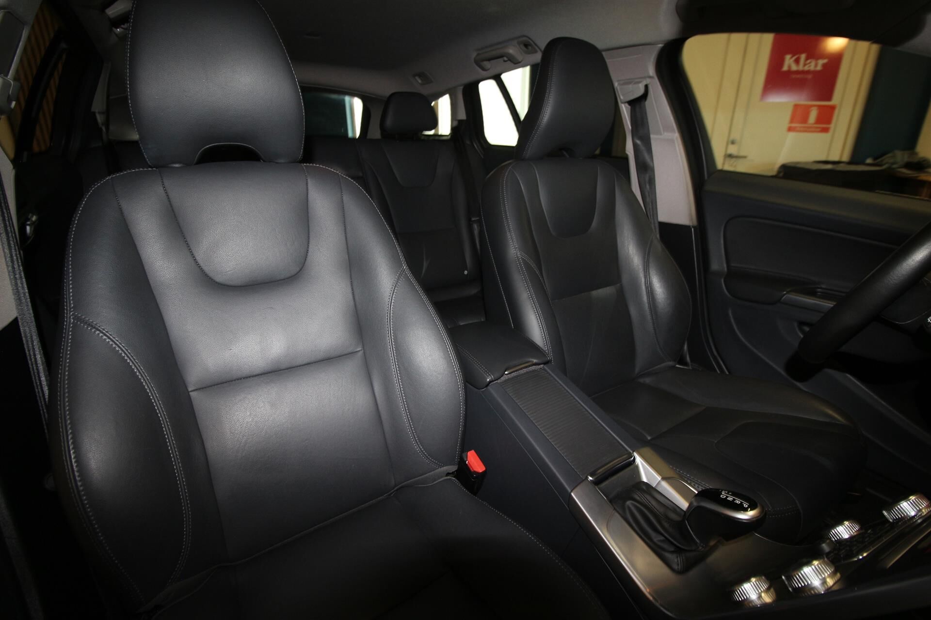 Billede af Volvo V60 Cross Country 2,0 D3 Momentum 150HK Stc 8g Aut.