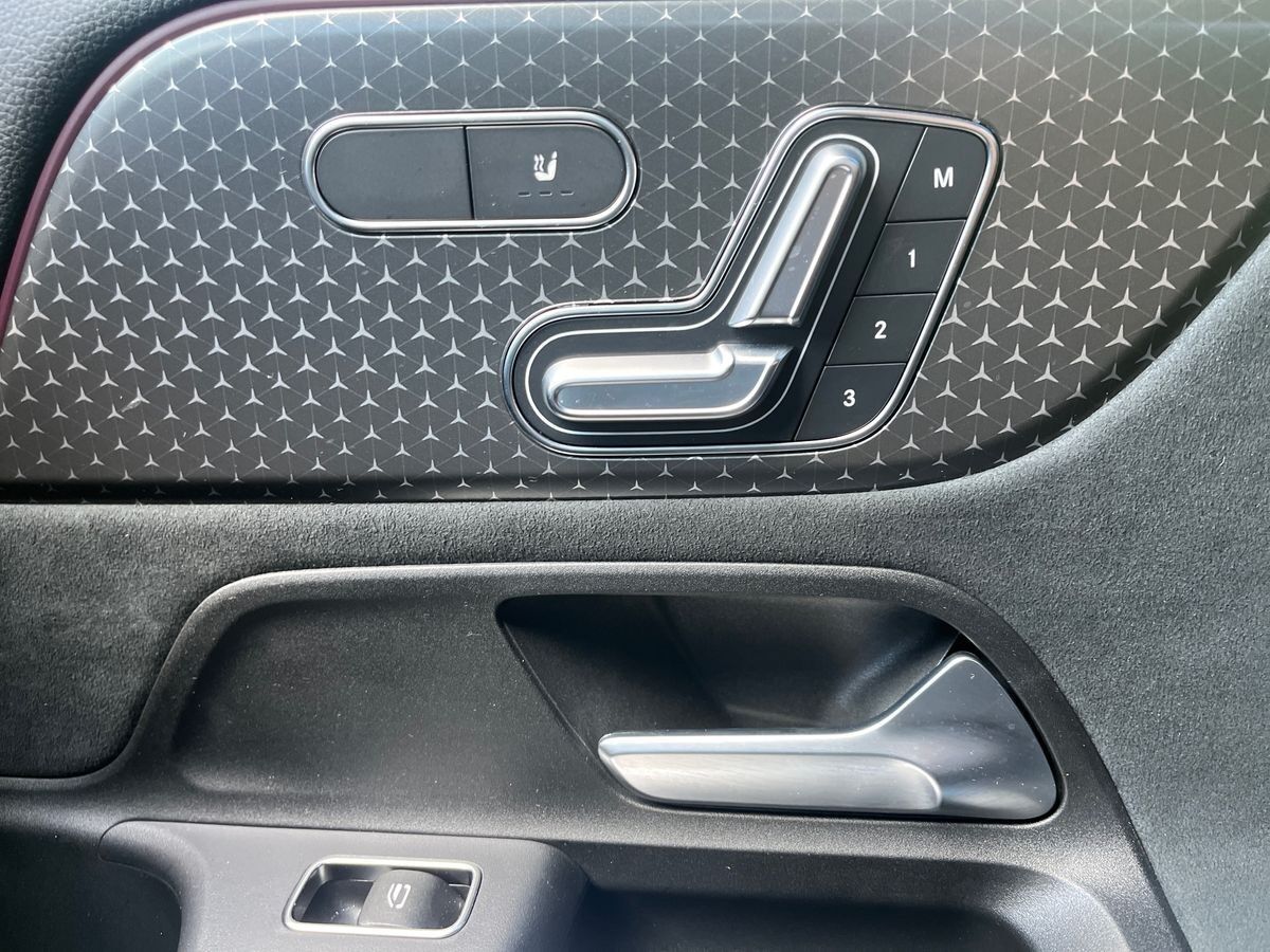 Billede af Mercedes-Benz EQB 350 7 pers. EL AMG Line 4Matic 292HK 5d Aut.