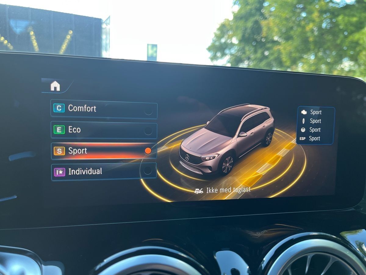 Billede af Mercedes-Benz EQB 350 7 pers. EL AMG Line 4Matic 292HK 5d Aut.