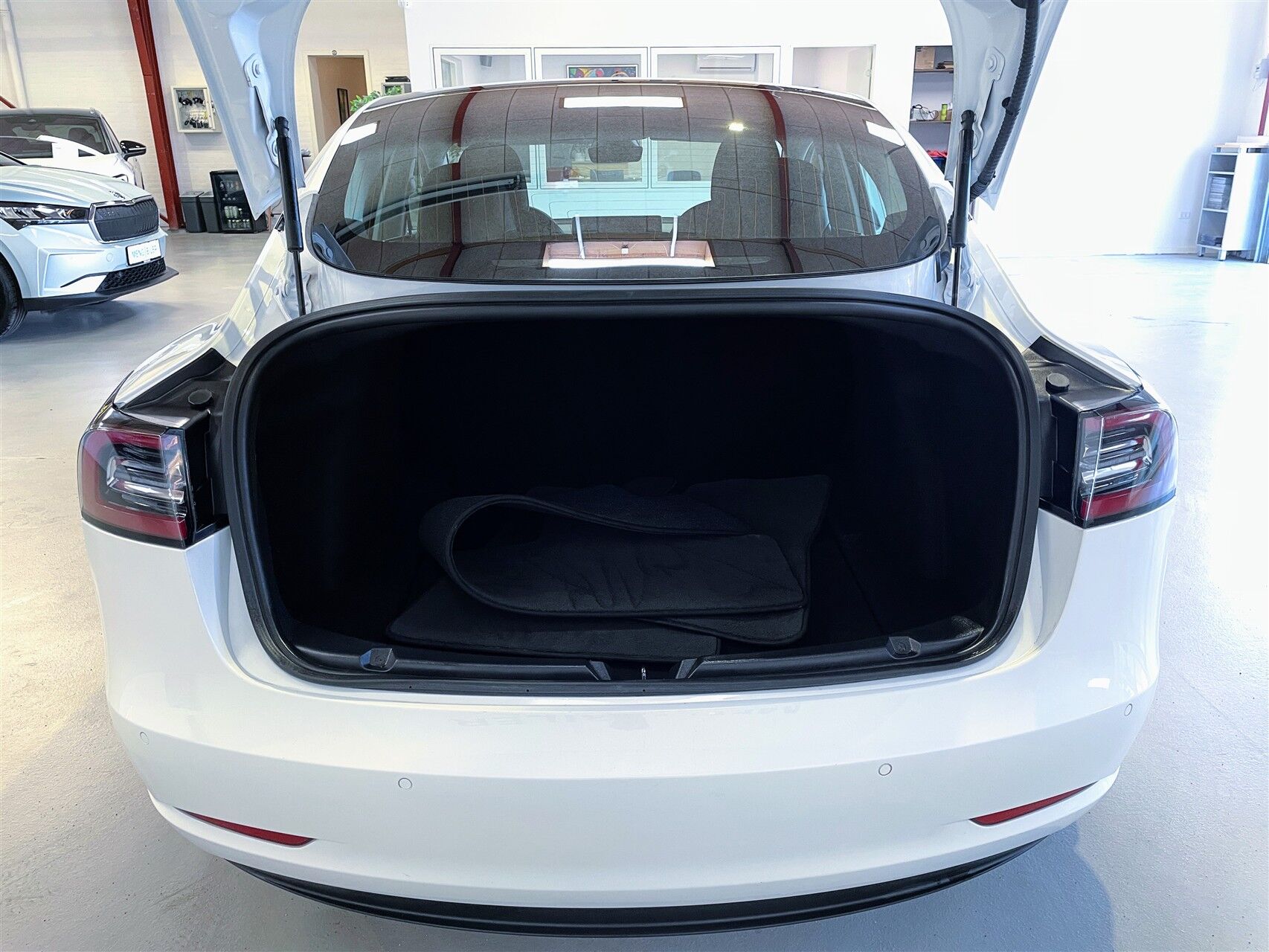 Billede af Tesla Model 3 EL Standard Range Plus 306HK Aut.