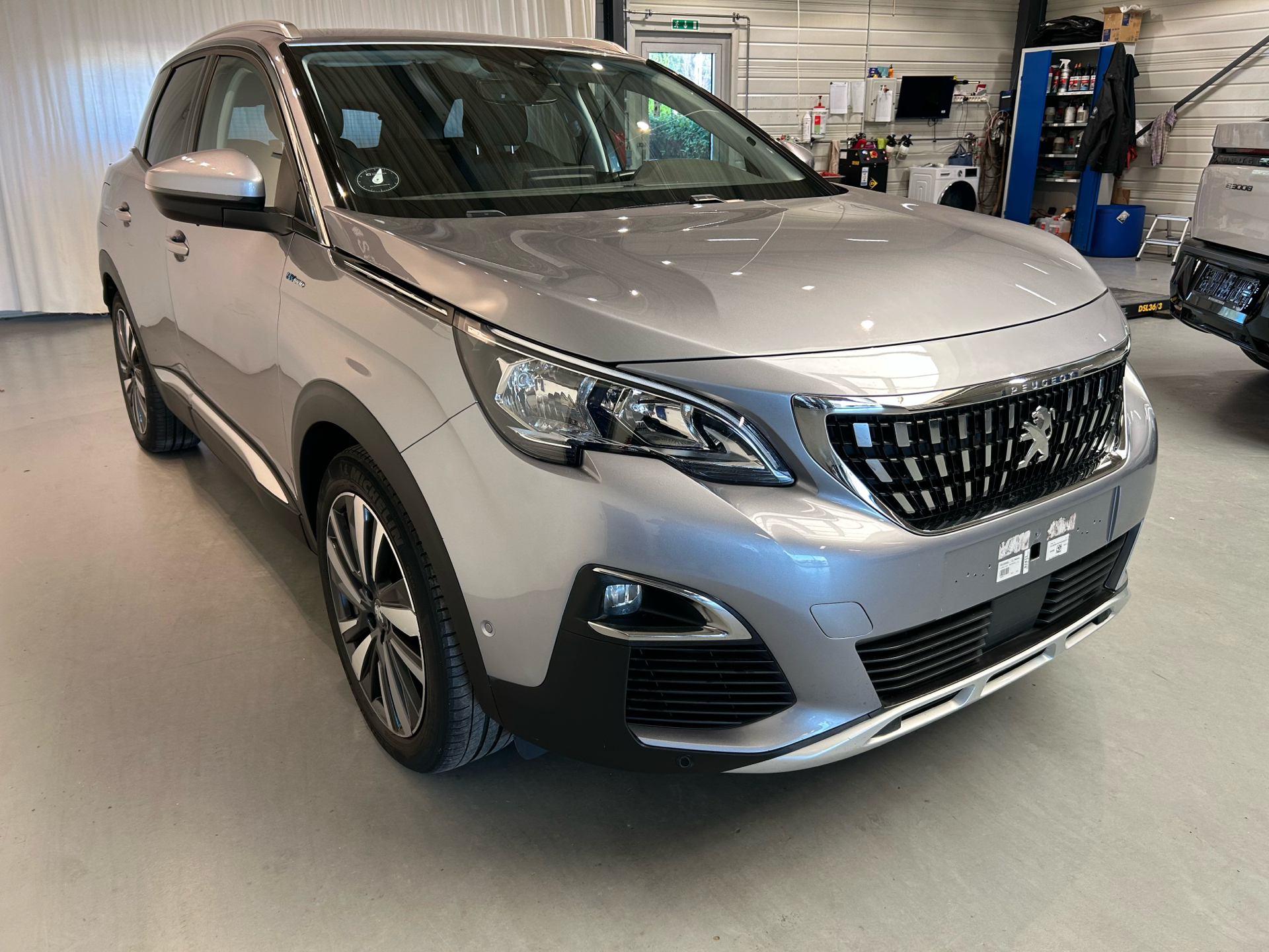 Billede af Peugeot 3008 1,6 PureTech  Plugin-hybrid Allure LTD EAT8 225HK 5d 8g Aut.