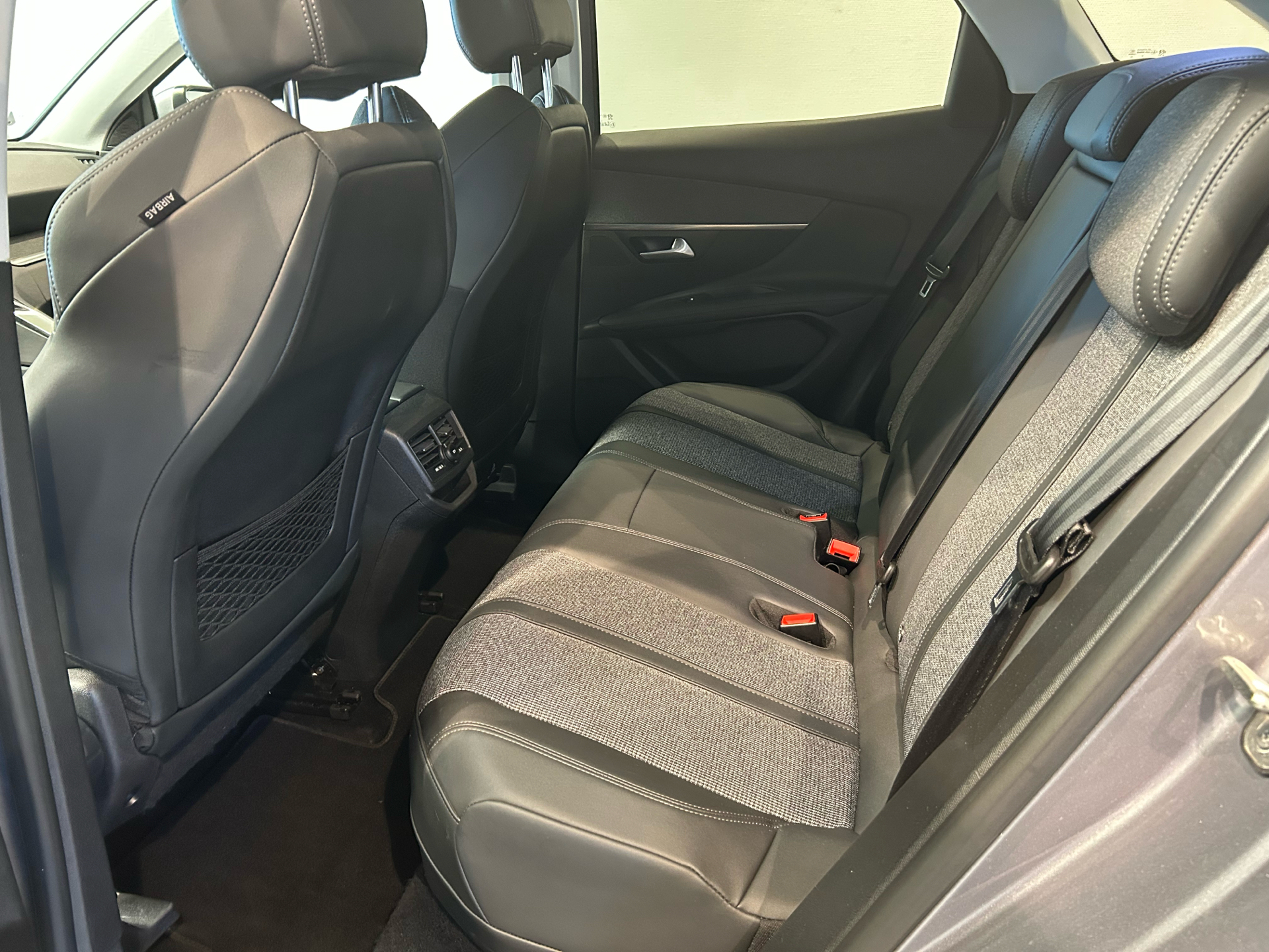 Billede af Peugeot 3008 1,6 PureTech  Plugin-hybrid Allure LTD EAT8 225HK 5d 8g Aut.