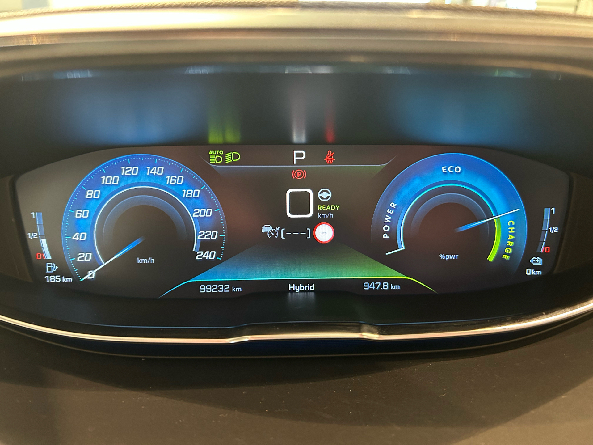 Billede af Peugeot 3008 1,6 PureTech  Plugin-hybrid Allure LTD EAT8 225HK 5d 8g Aut.
