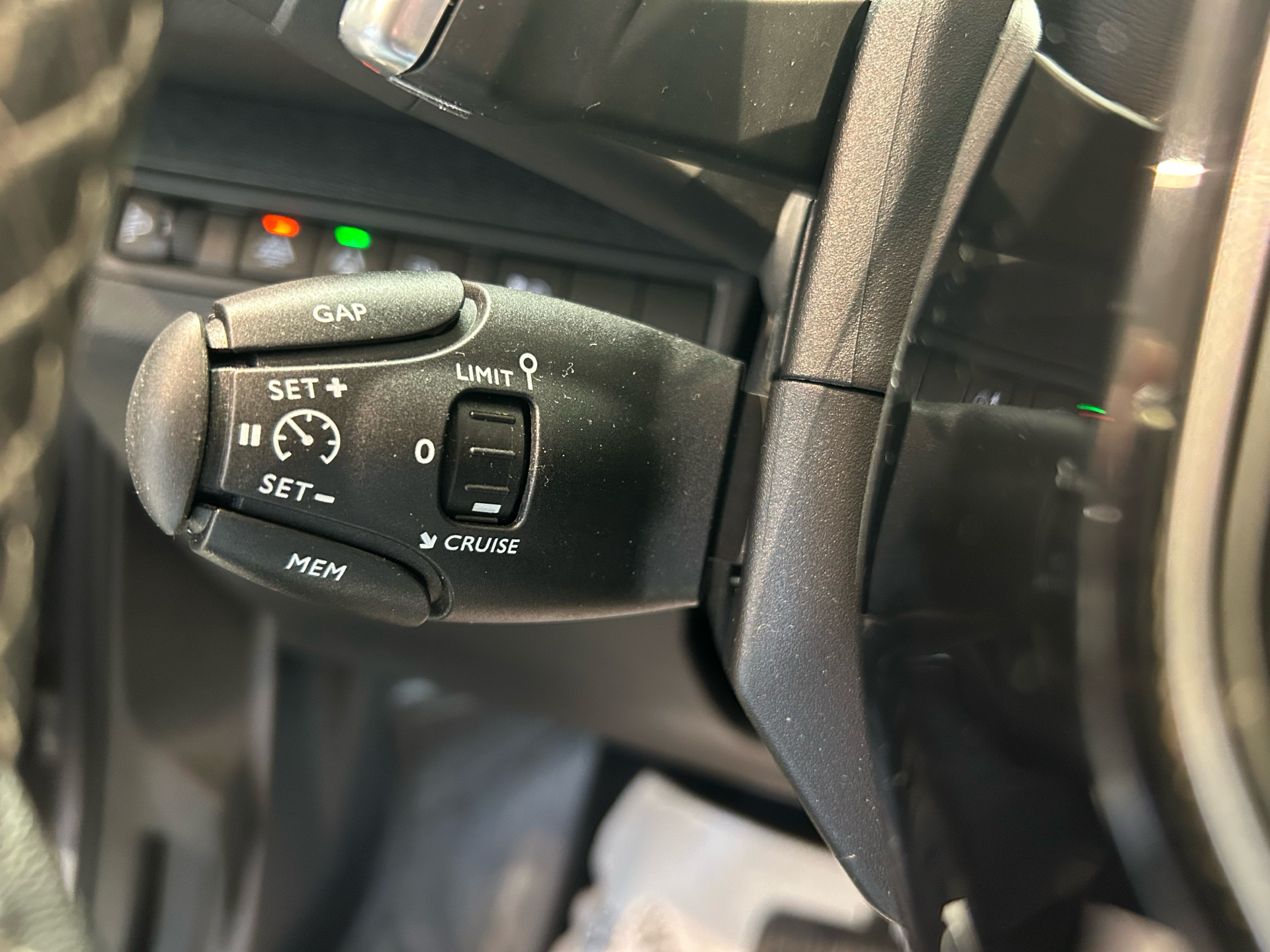 Billede af Peugeot 3008 1,6 PureTech  Plugin-hybrid Allure LTD EAT8 225HK 5d 8g Aut.