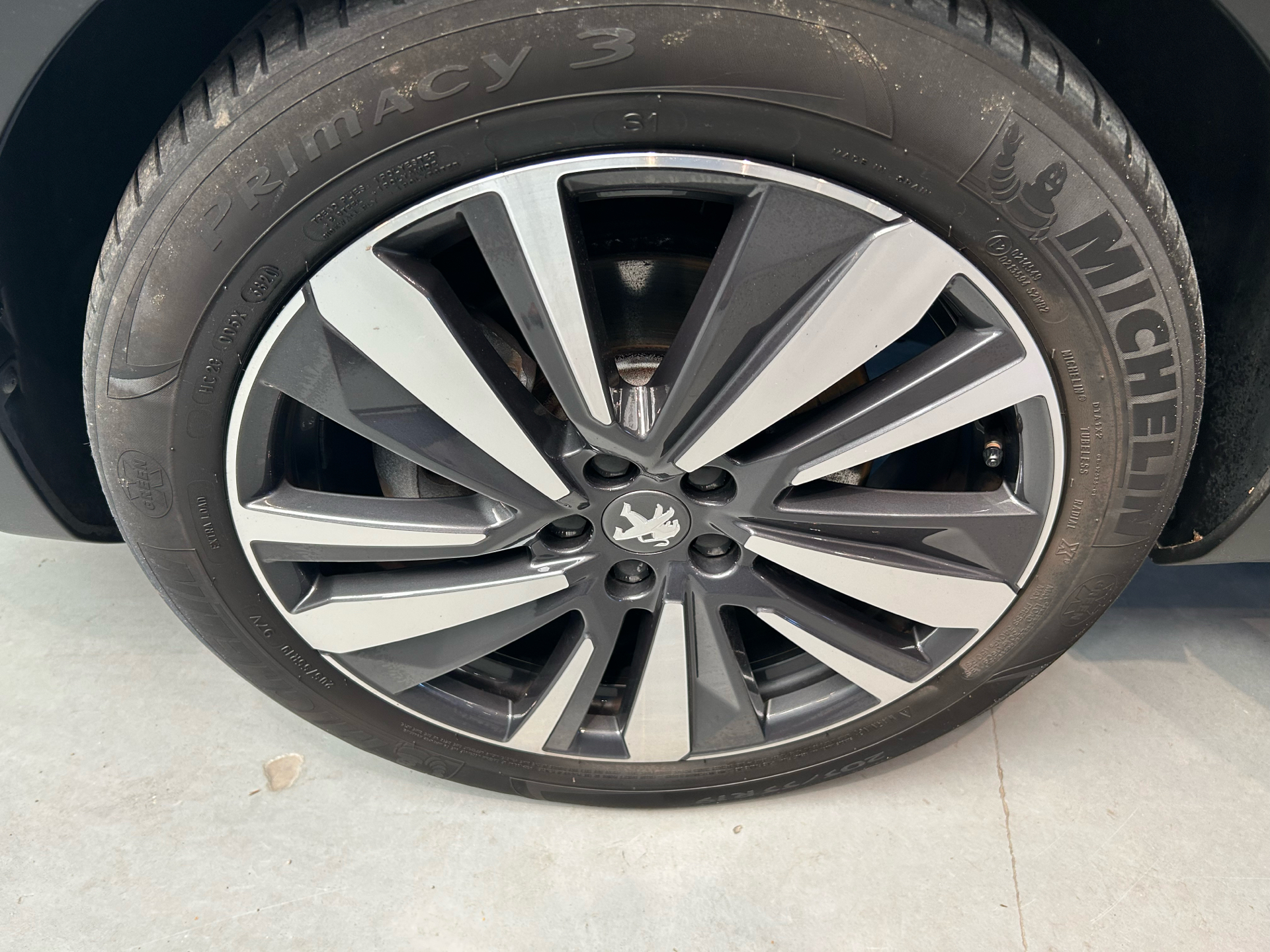 Billede af Peugeot 3008 1,6 PureTech  Plugin-hybrid Allure LTD EAT8 225HK 5d 8g Aut.