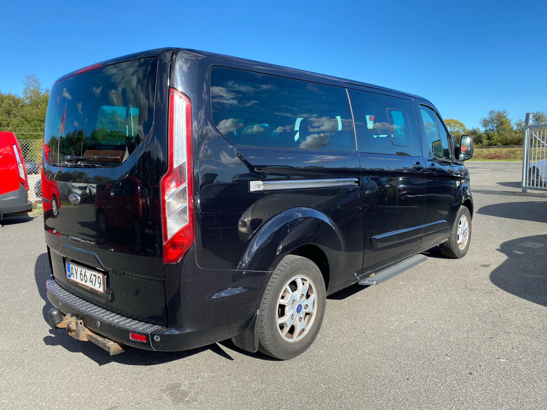 Billede af Ford Tourneo Custom 300 S 2,2 TDCi Titanium 125HK 6g