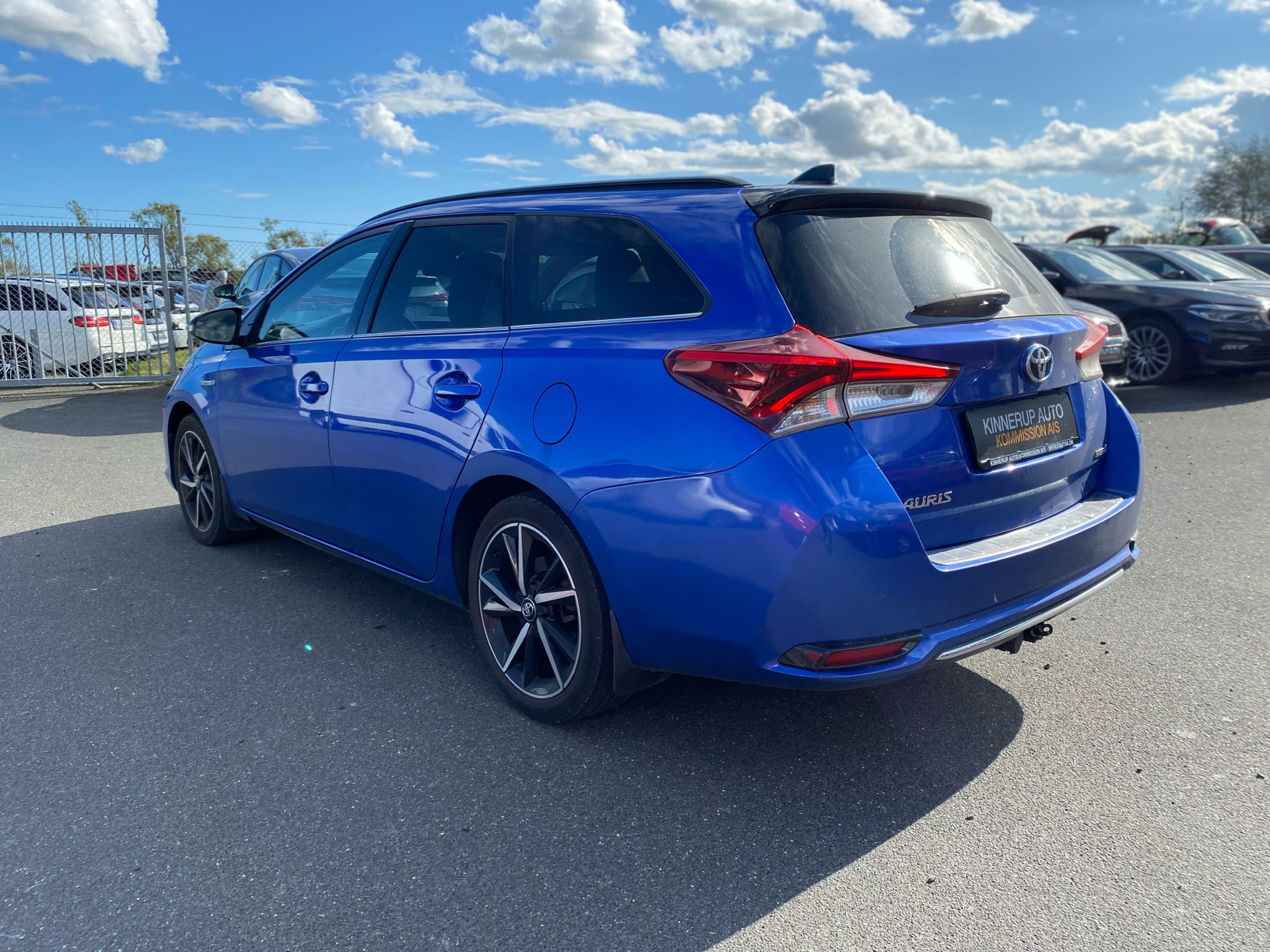 Billede af Toyota Auris Touring Sports 1,8 Hybrid Selected Bi-tone 136HK Stc Aut.