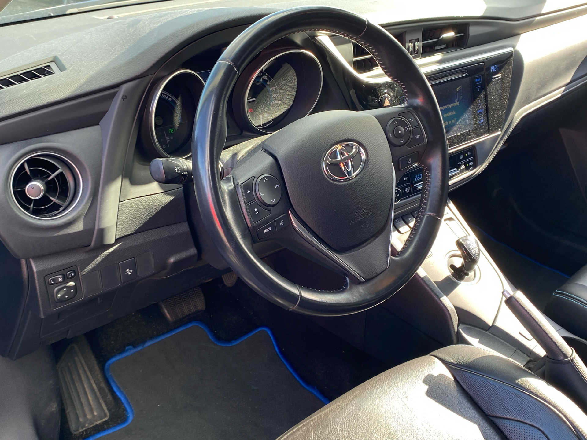 Billede af Toyota Auris Touring Sports 1,8 Hybrid Selected Bi-tone 136HK Stc Aut.