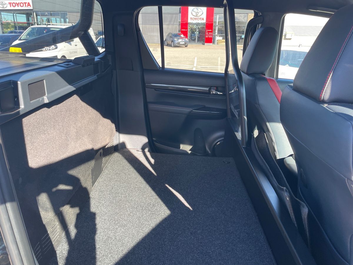 Billede af Toyota HiLux Dobb.Kab. 2,8 D-4D GR Sport AWD 204HK DobKab Aut.