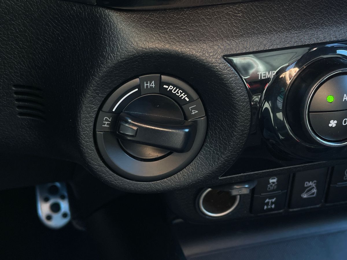 Billede af Toyota HiLux Dobb.Kab. 2,8 D-4D GR Sport AWD 204HK DobKab Aut.