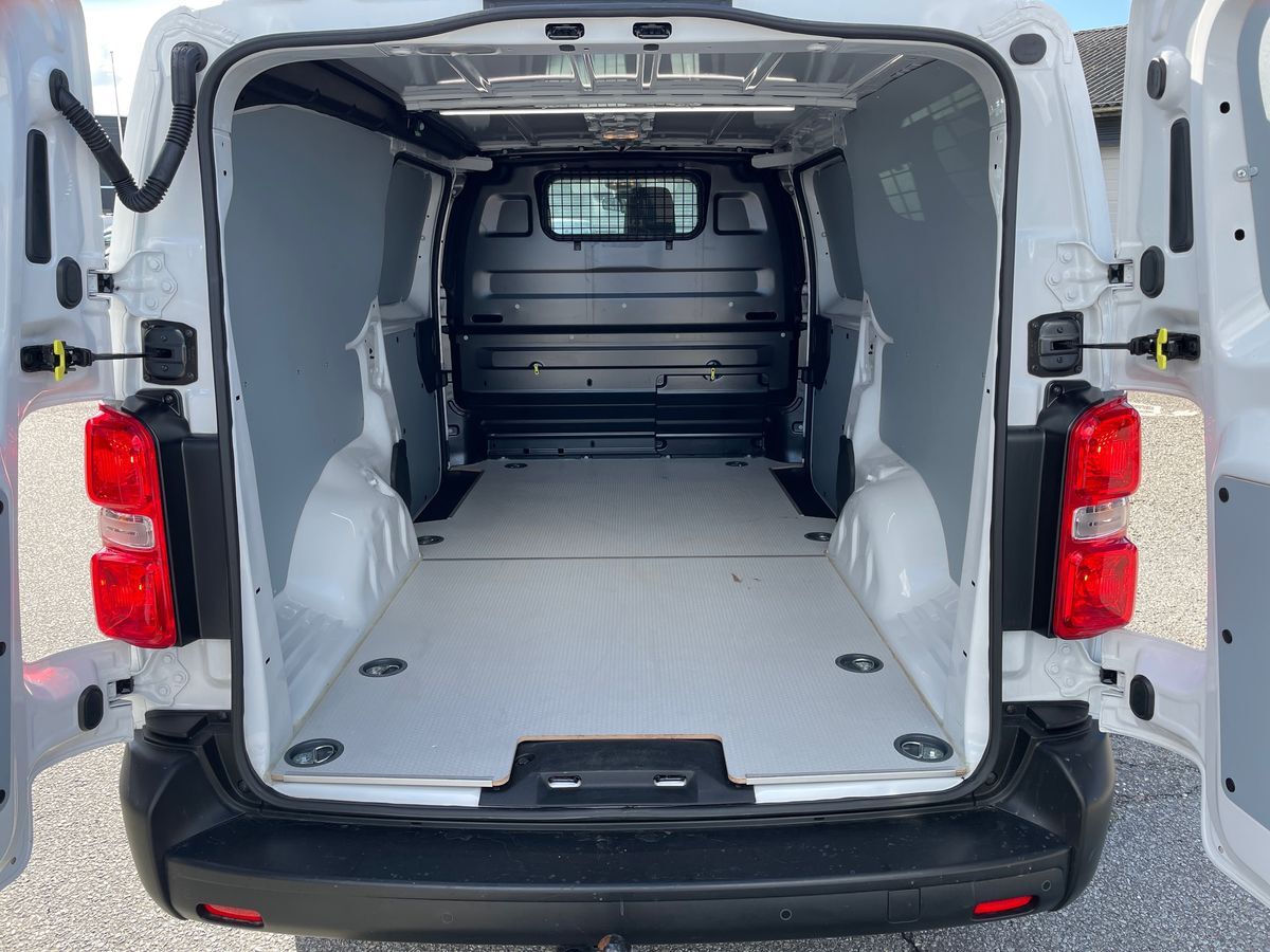 Billede af Toyota Proace Long 2,0 D Comfort Master To skydedør adskill SmartCargo 144HK Van 8g Aut.
